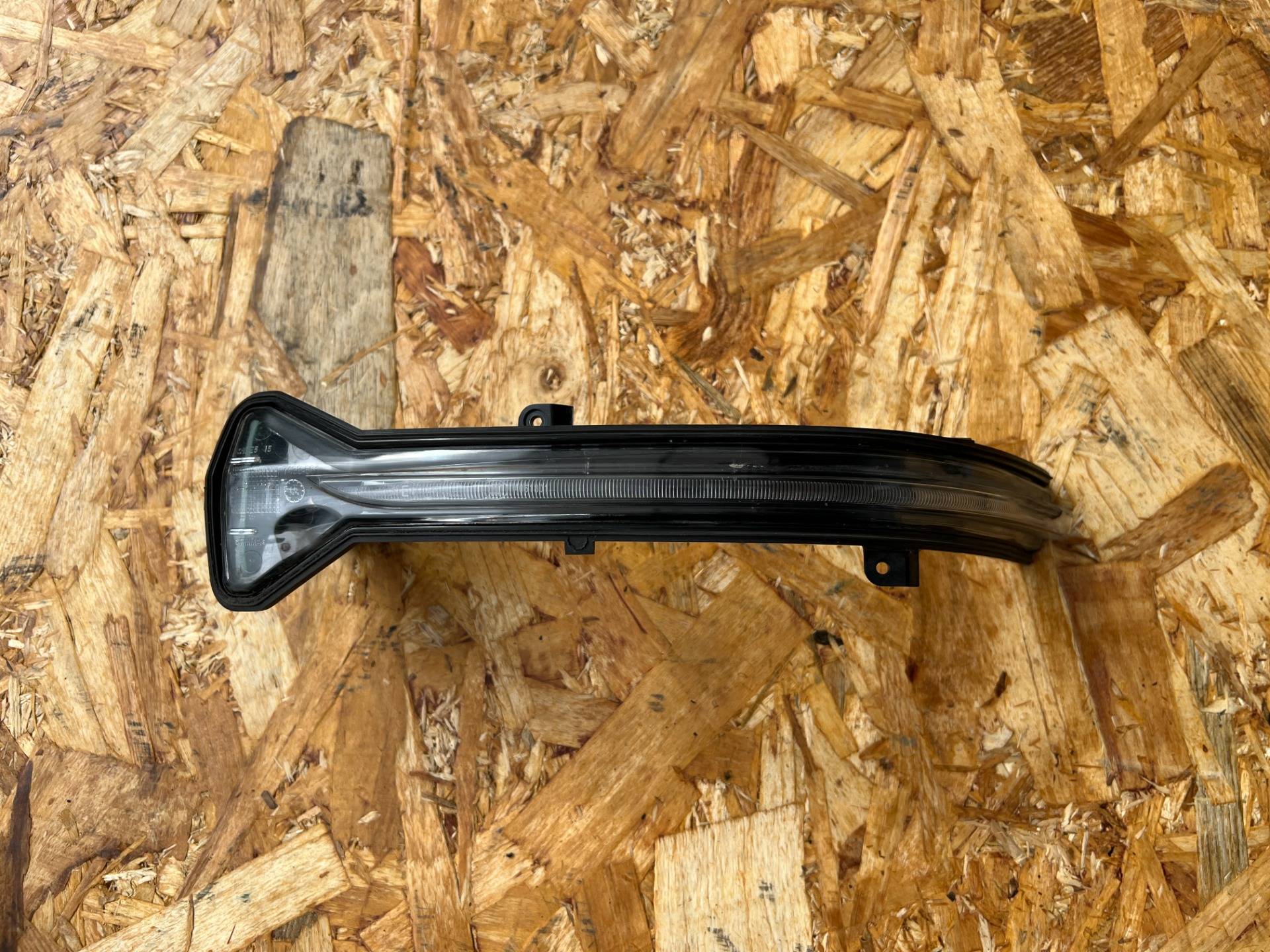 Повторитель в зеркало передний левый BMW M5 F90 2017 OEM 51167414651, 7414651, 4437438