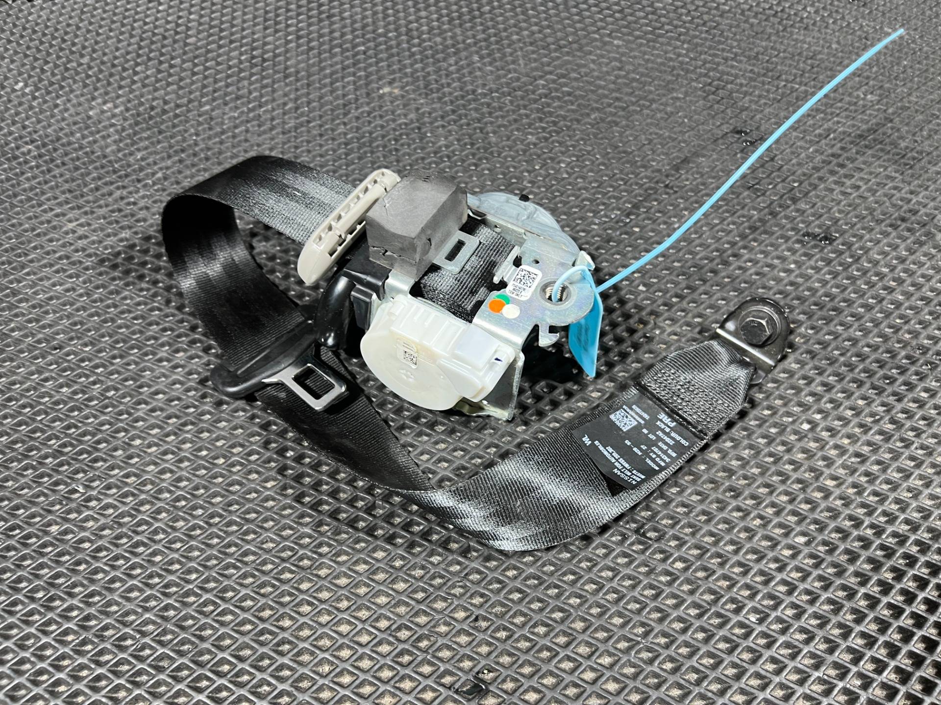 Ремень безопасности задний левый Nissan Rogue T33 2022 OEM 888856RR9A, 888856RR3A