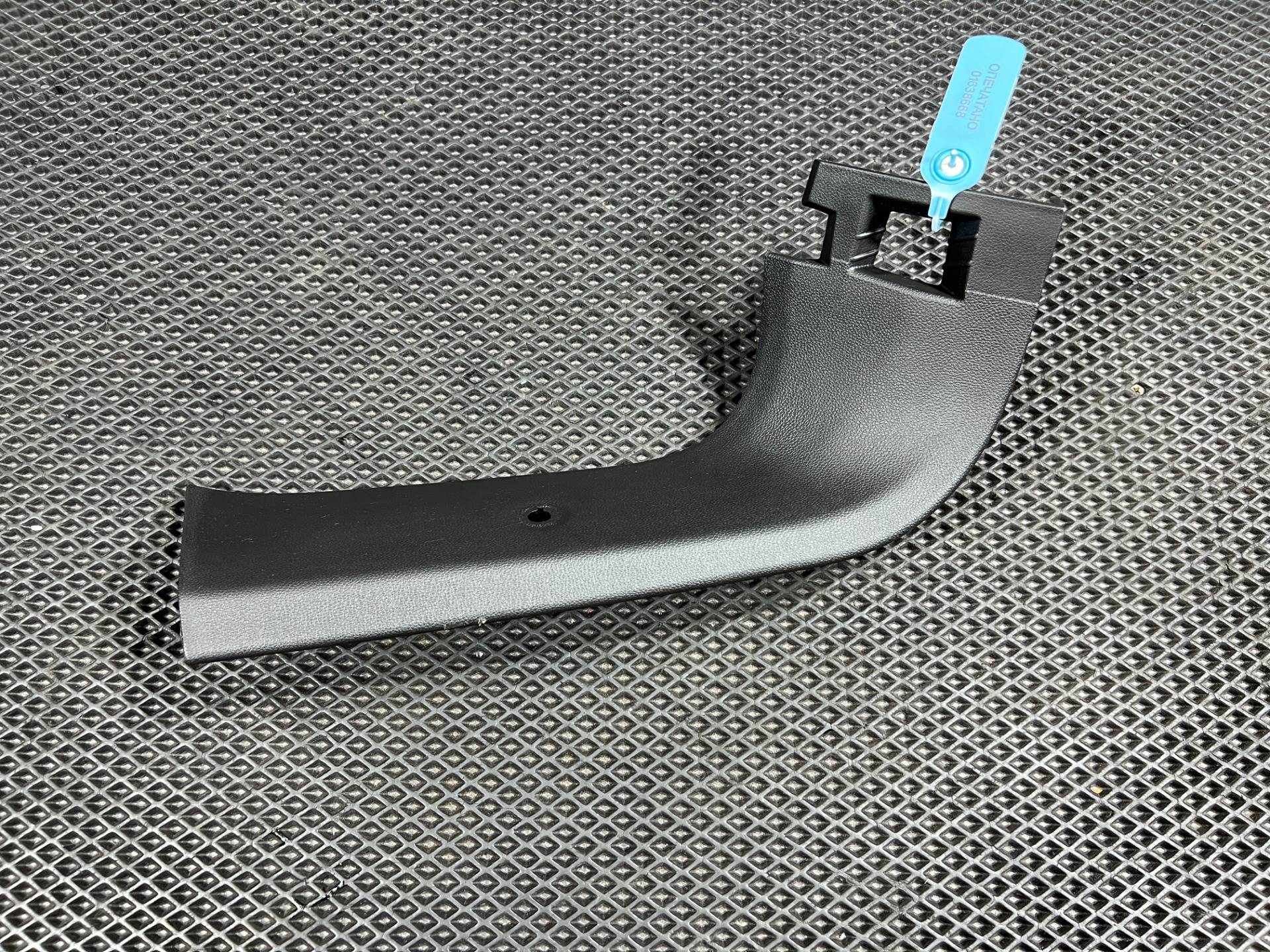 Обшивка крышки багажника Buick Encore GX рестайлинг 2024 OEM 42484897, 42738780