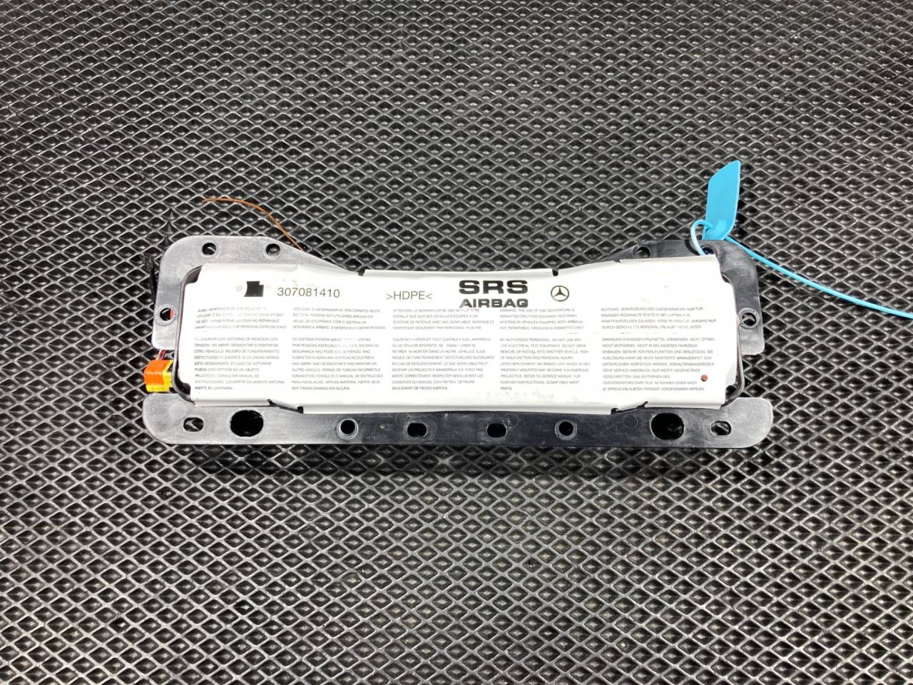 подушка безопасности коленная Mercedes-Benz SLK-Класс R172 2014, 1.8 л., бензин, АКПП, 1728601402 - фото №1