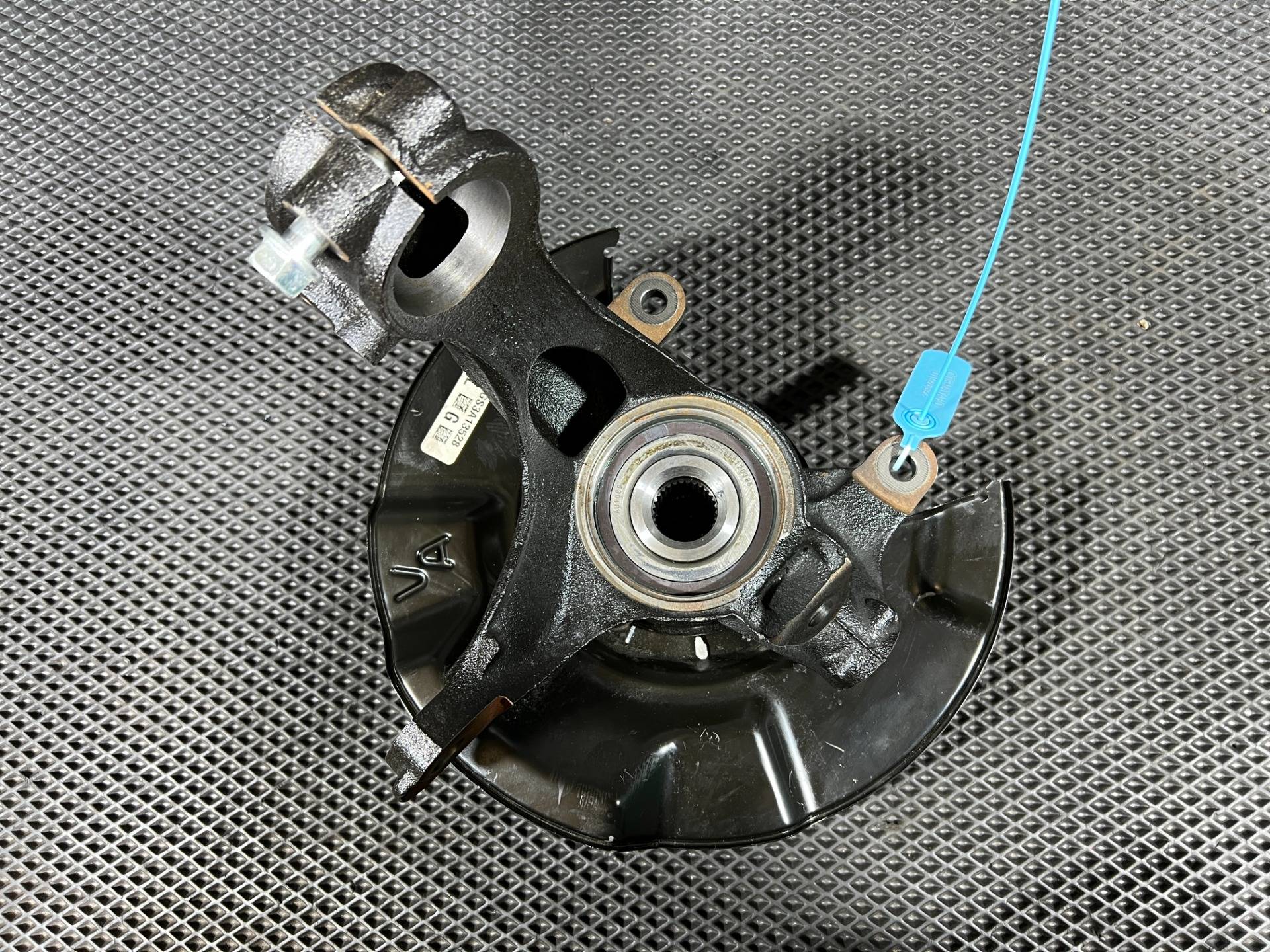 кулак поворотный левый Honda Accord 11 поколение 2025 OEM 51216-TVA-A02