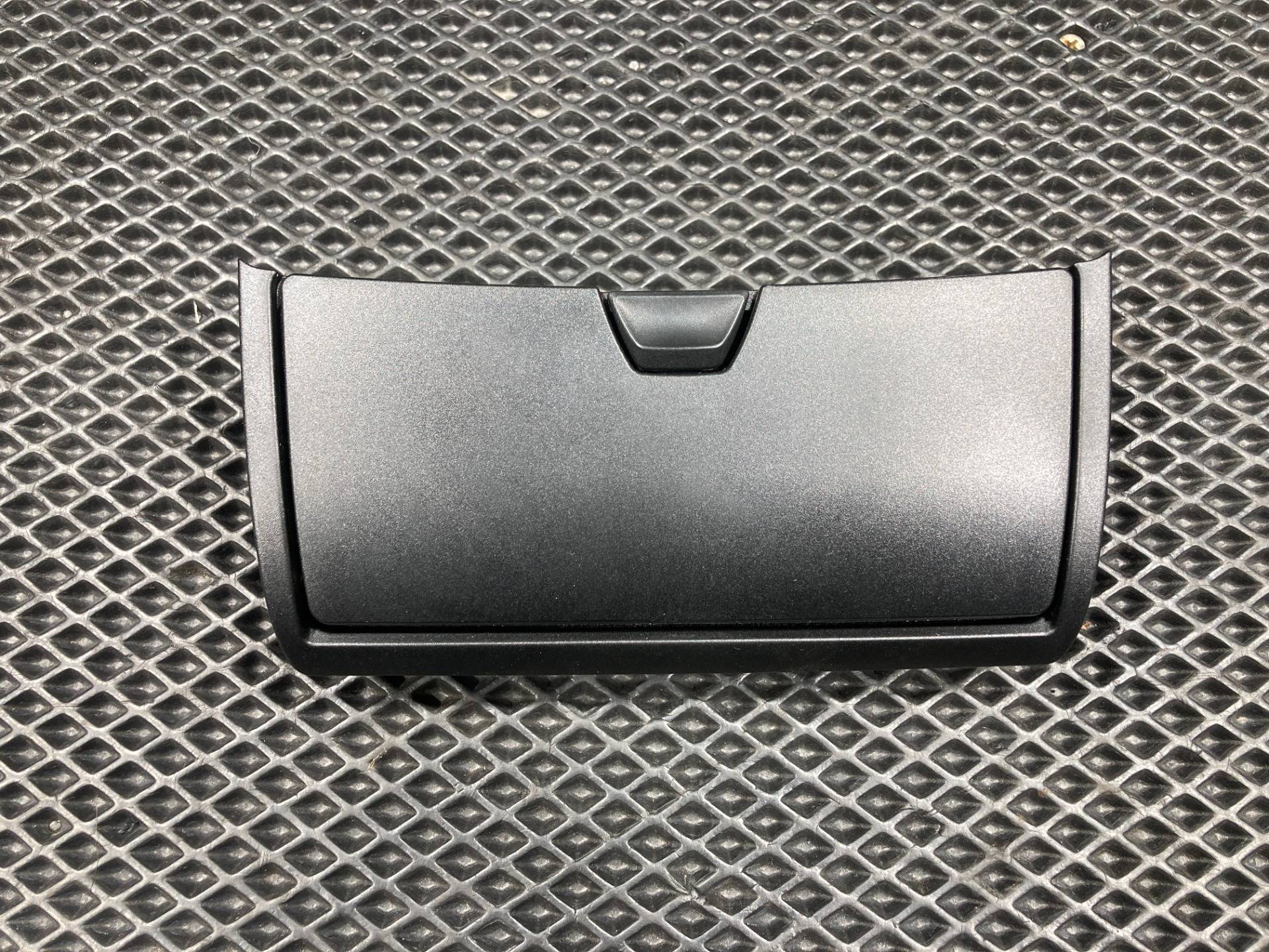 Очечник BMW X6 F16 2018 OEM 7298457