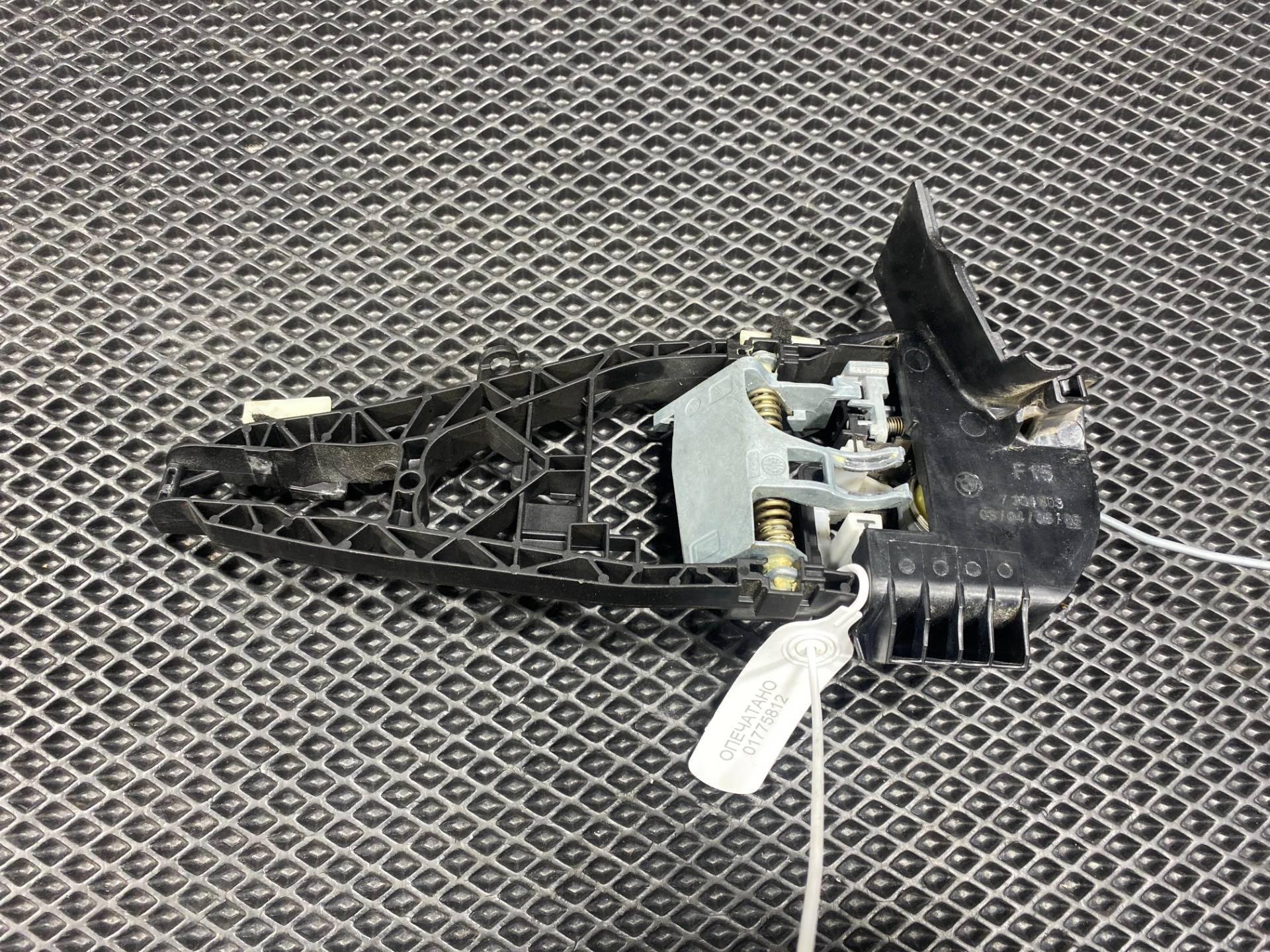 скелет ручки наружной передней левой BMW X5 F15 2018 OEM 7304803, 51217304803