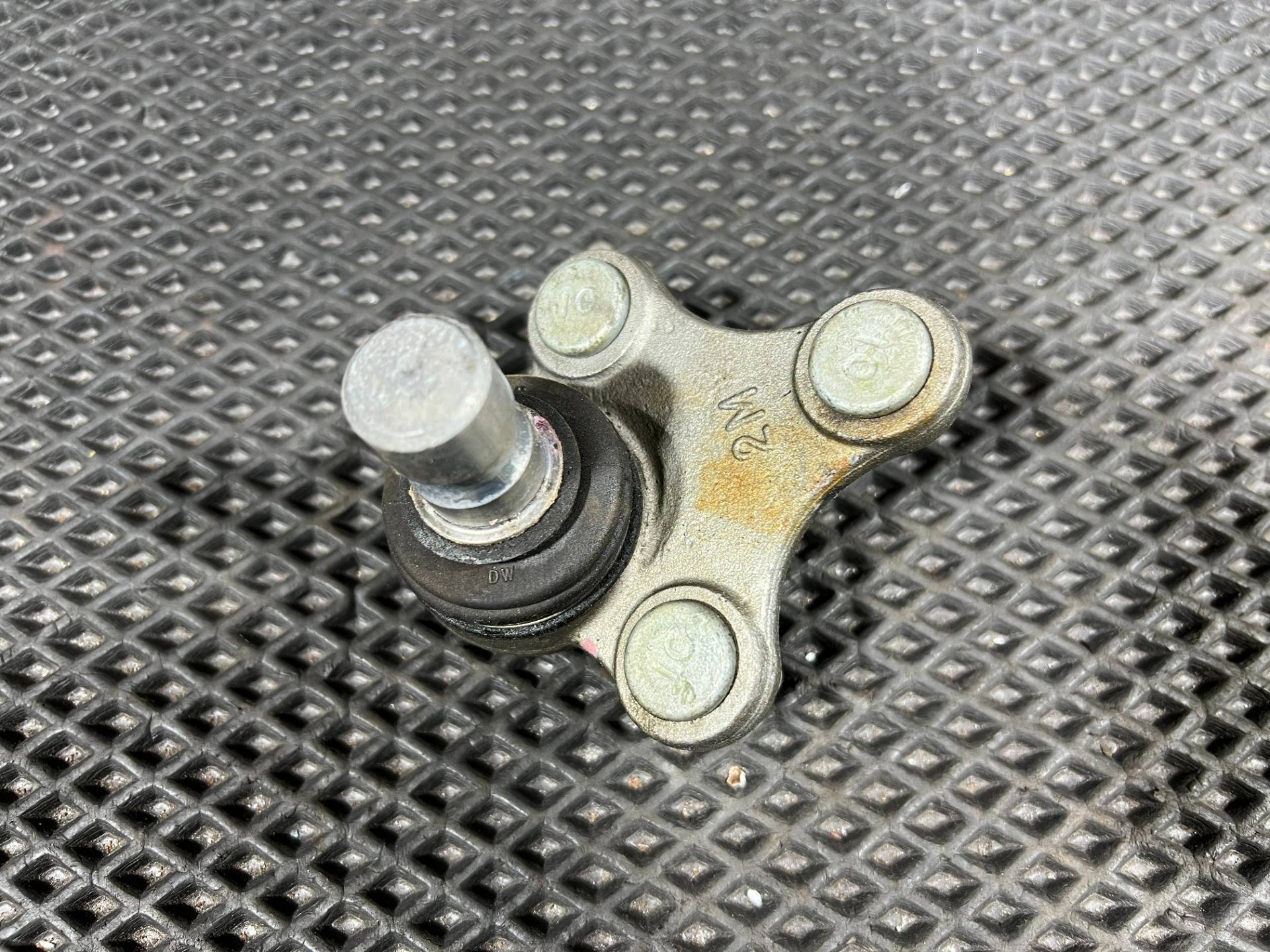 Шаровая опора Hyundai Elantra CN7 2022 OEM 54530-L1000