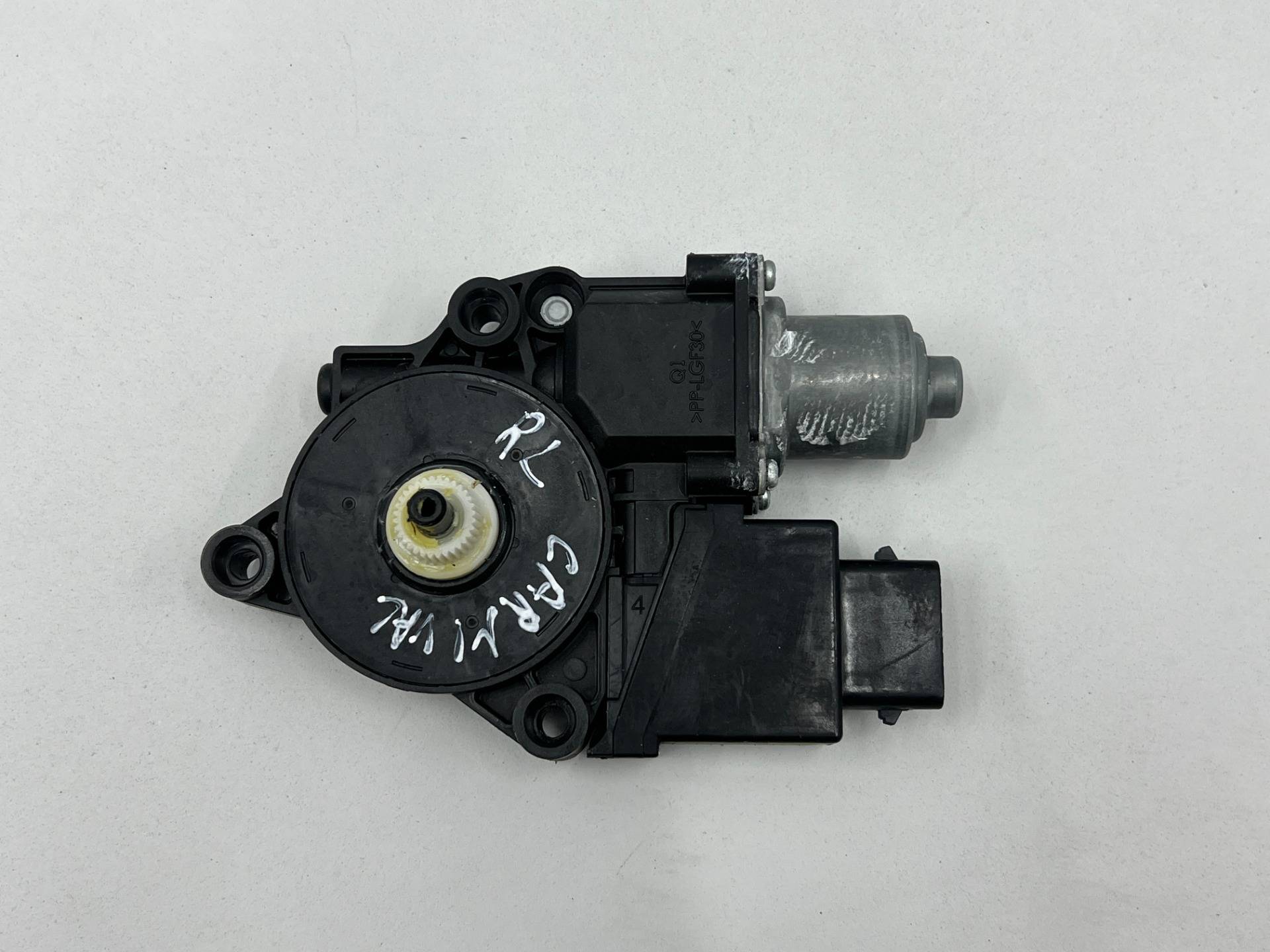 моторчик стеклоподъемника задний левый Kia Carnival 4 2022 OEM 83450R0010
