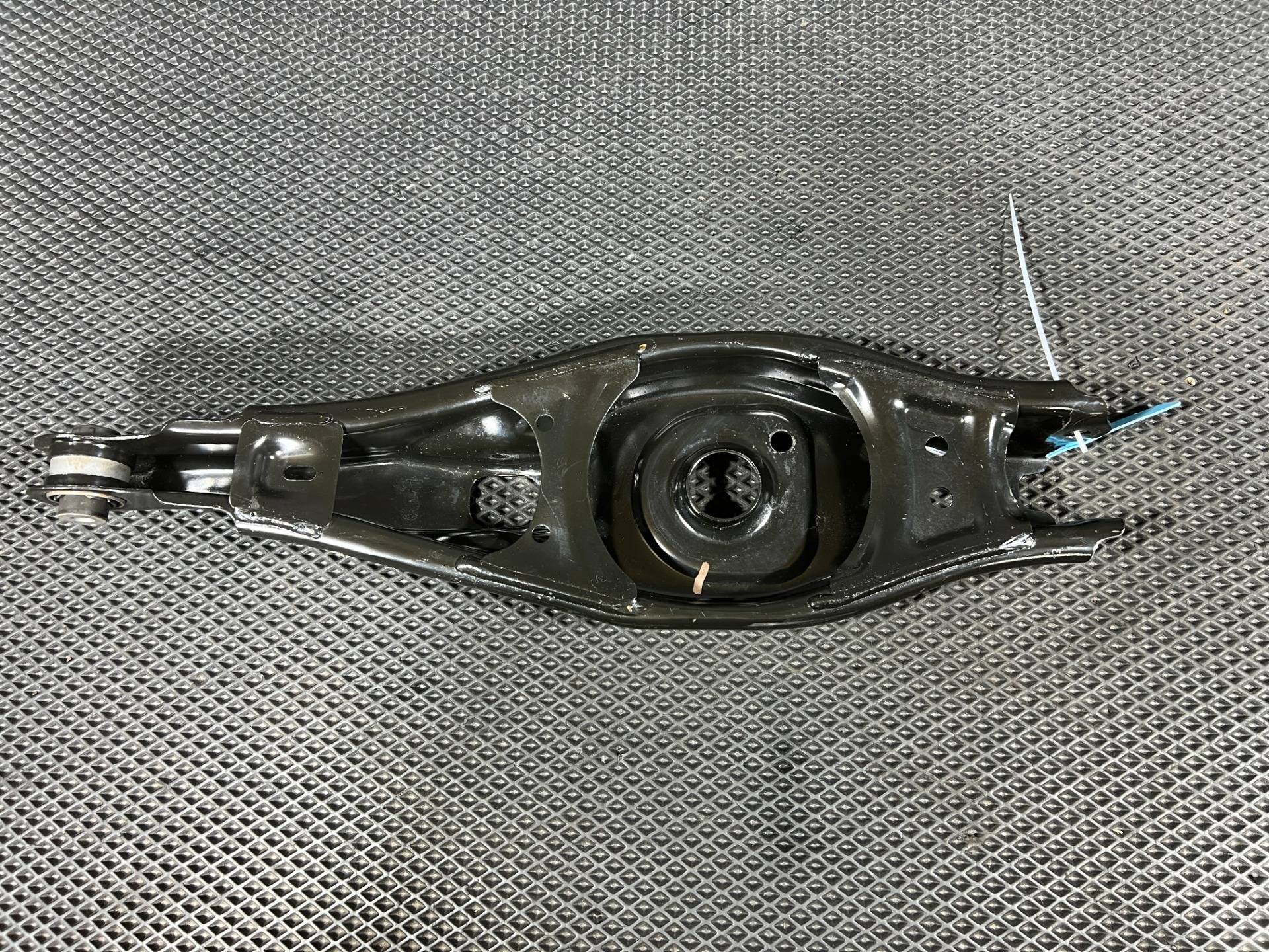 рычаг задний правый Honda Accord 11 поколение 2025 OEM 52350-30A-A00