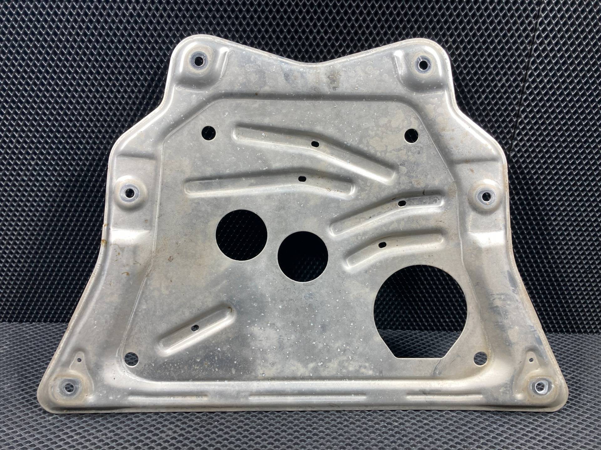 Защита двигателя BMW X5 F15 2018 OEM 6853815, 31116853815