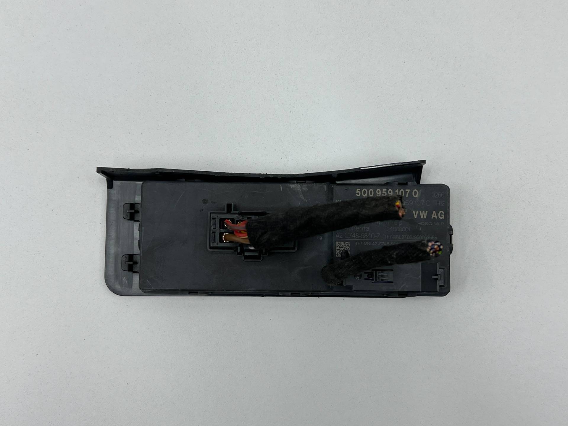 Блок управления крышкой багажника Volkswagen Arteon 2019 OEM 5Q0959107Q, 3G8971502B