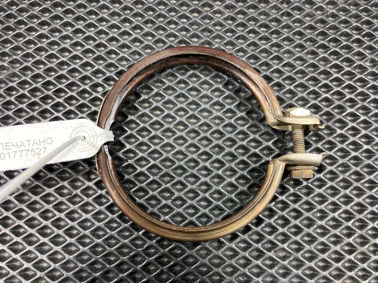 Хомут глушителя BMW X5 F15 2018 OEM 7606136