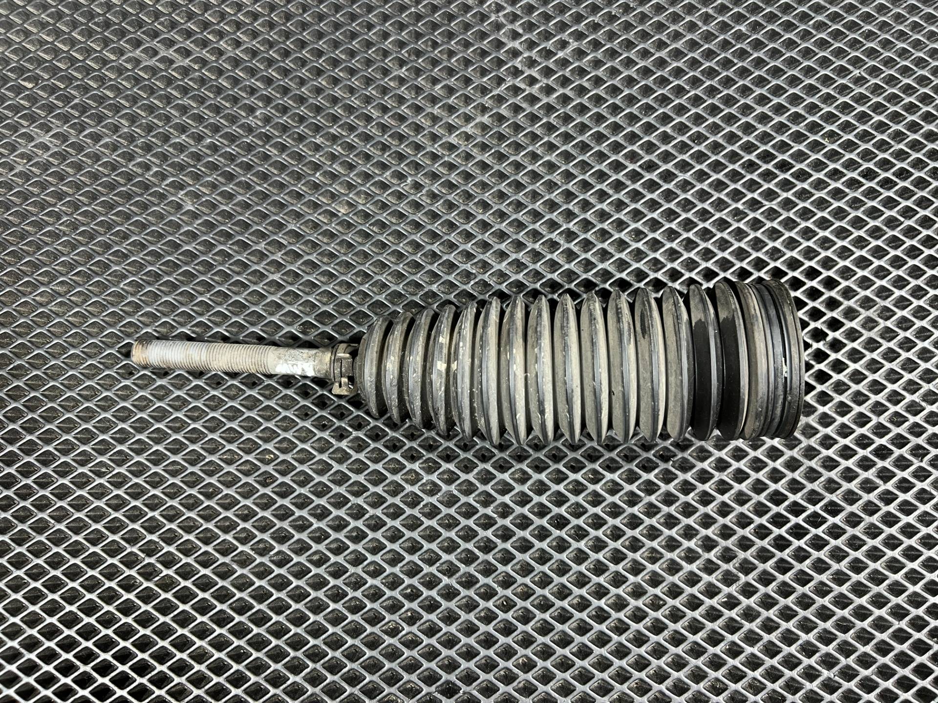 пыльник рулевой рейки BMW 5 G30/G31 2017 OEM 7806040889