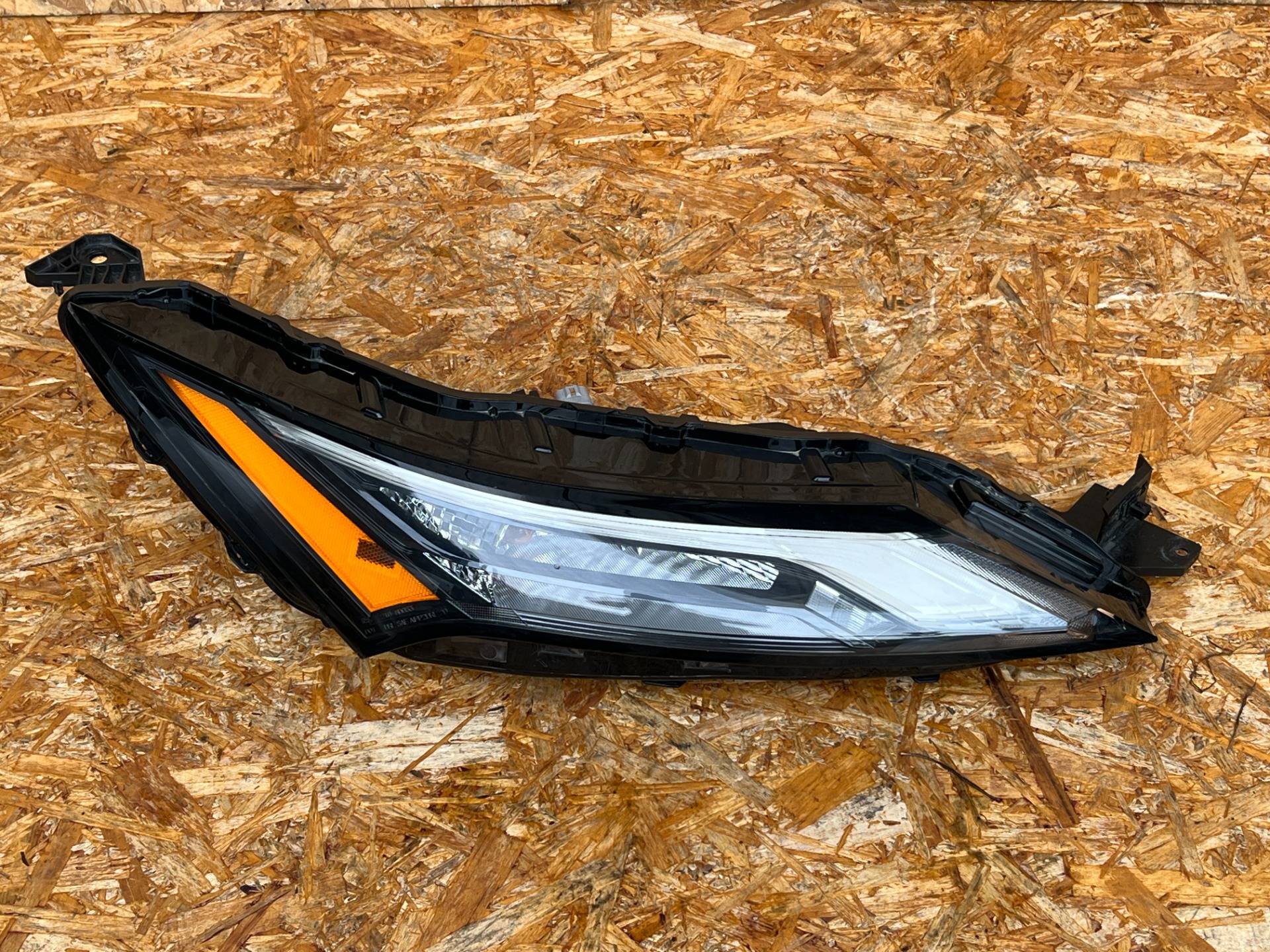 Фара правая Nissan Rogue T33 2022 OEM 26120-6RR0A