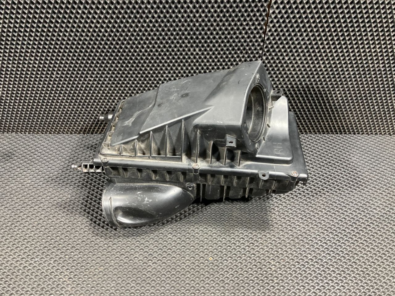 корпус воздушного фильтра Land Rover Range Rover Sport 2 поколение L494 2015, 3.0 л., 306PS, бензин, АКПП, внедорожник 5 дв., LR036428, LR062025, LR095789, CPLA9600AA - фото №1