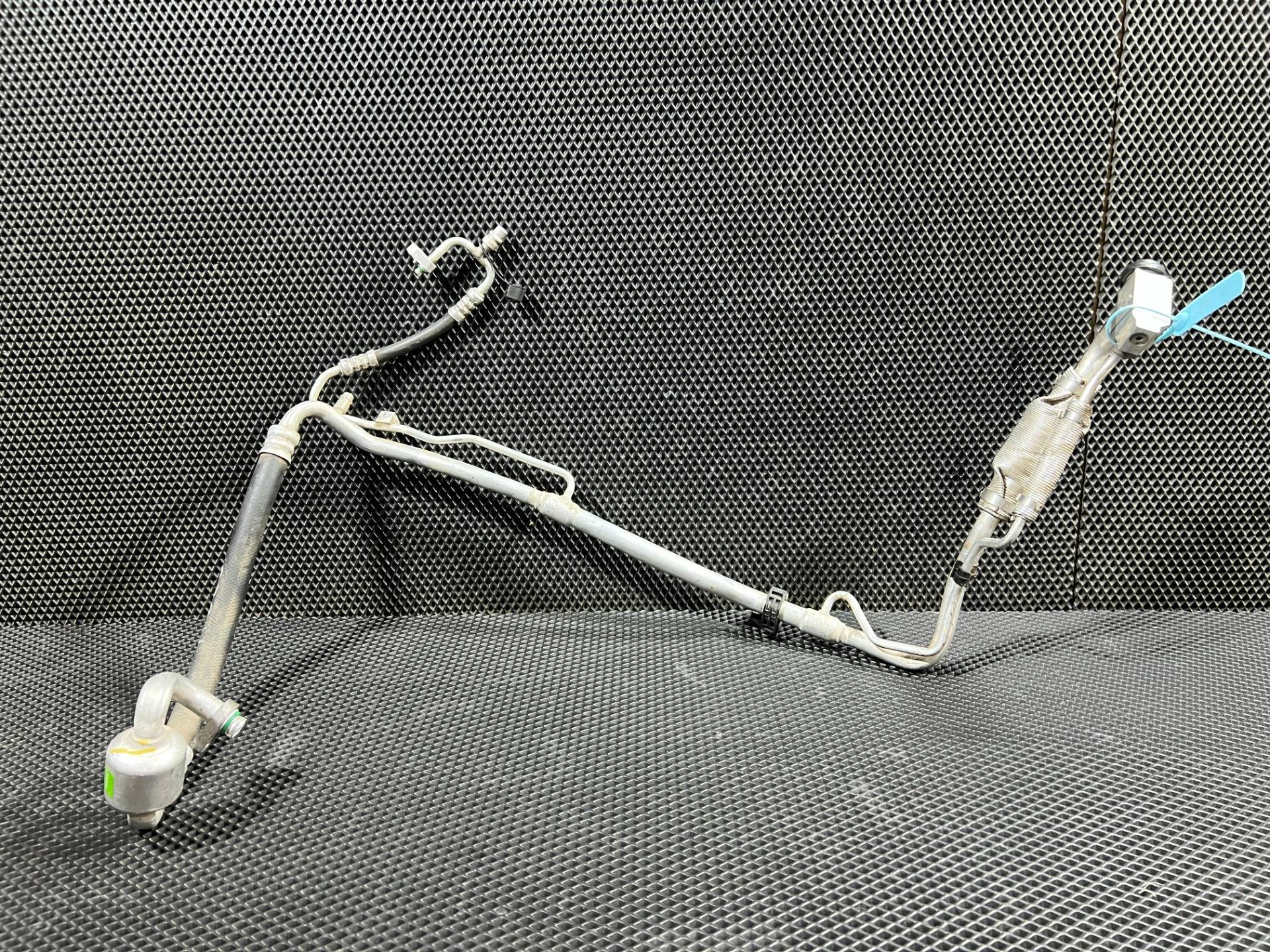 Трубка кондиционера Kia Sorento 4 2023 OEM 97777-R5630