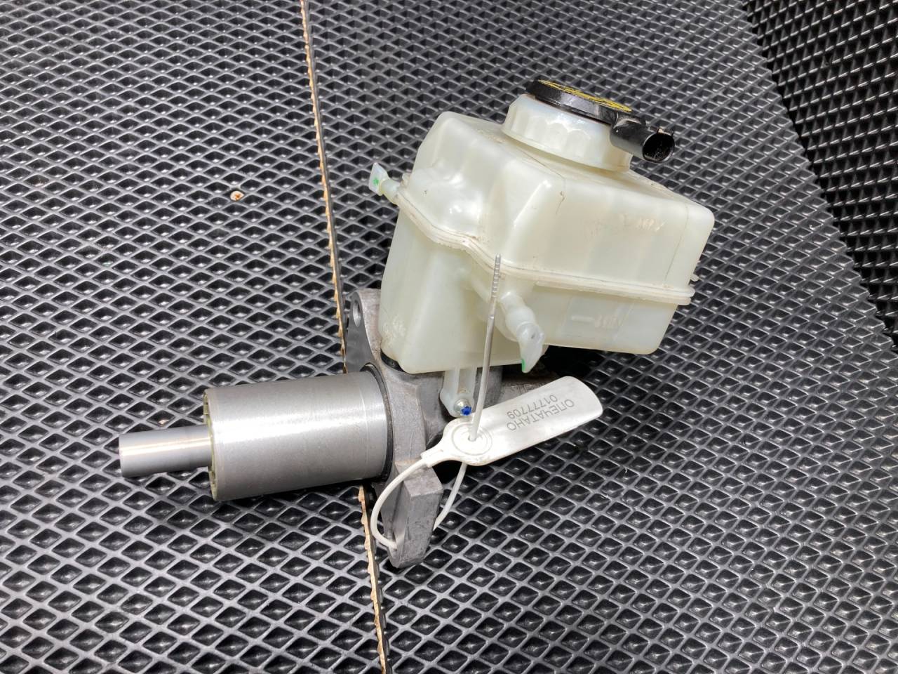 цилиндр тормозной главный BMW X5 F15 2018, 3.0 л., N55 B30 A, бензин, АКПП, внедорожник 5 дв., 34336771718 - фото №1