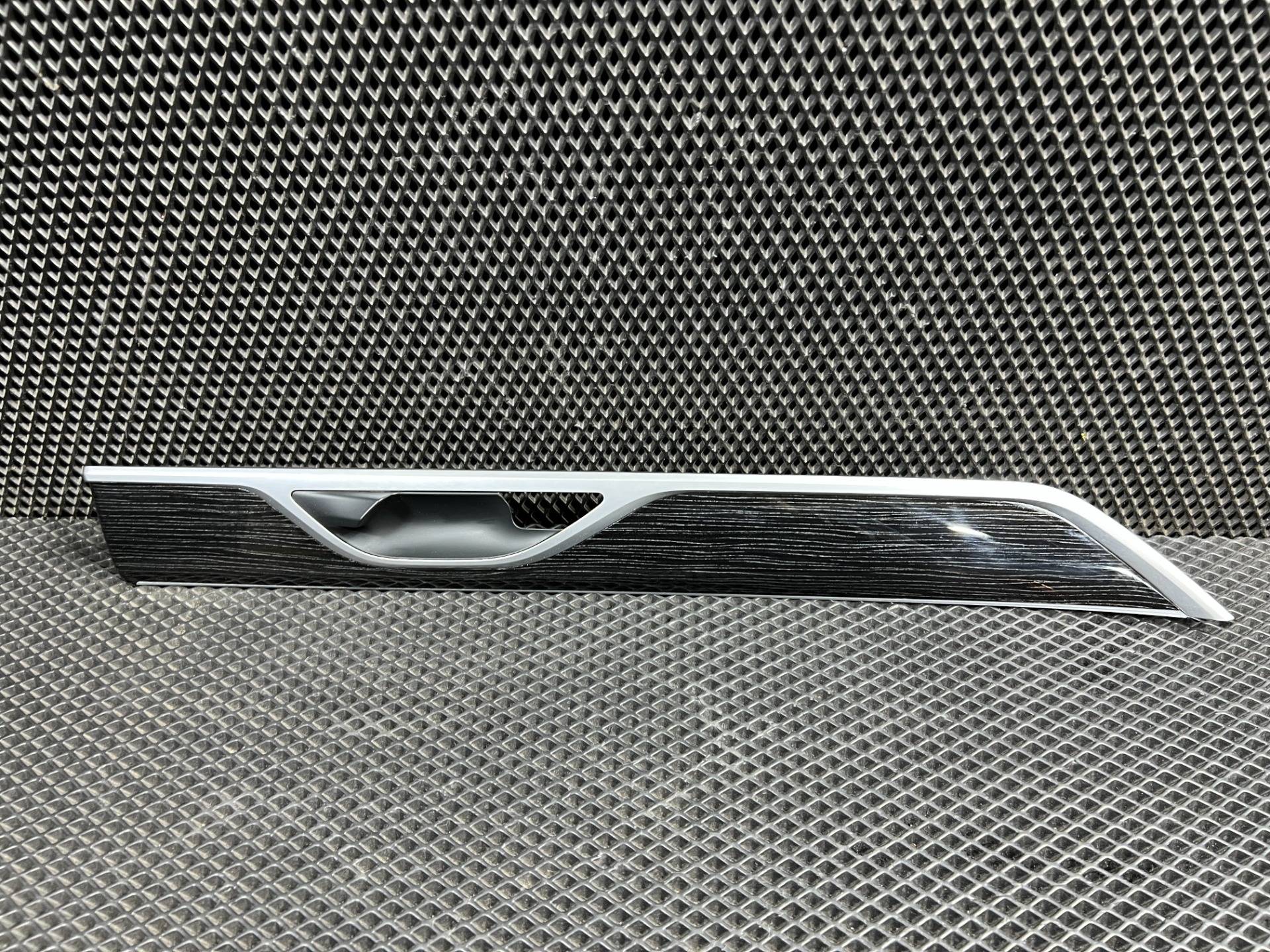 Накладка двери задней левой BMW 7 G11/G12 2017 OEM 7861833