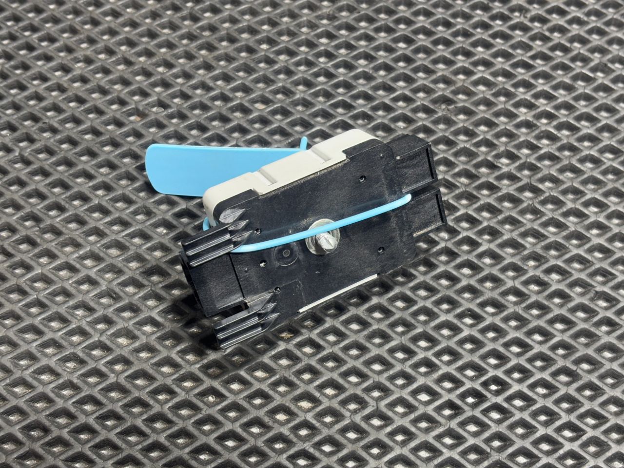 усилитель антенны Volkswagen Taos 1 поколение 2021, 1.5 л., DNK, бензин, АКПП, внедорожник 5 дв., 5Q0035570 - фото №1