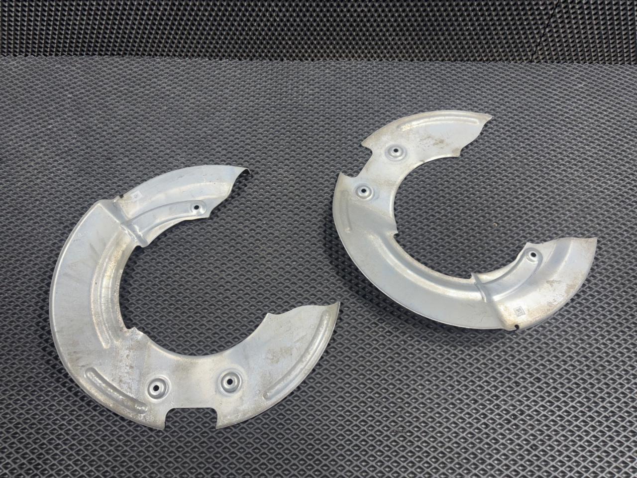 защитный кожух тормозного механизма Jaguar XF X260 2016, 2.0 л., бензин, АКПП, седан, GX632K005BD, GX632K004BD, T2H11209, T2H11207 - фото №1