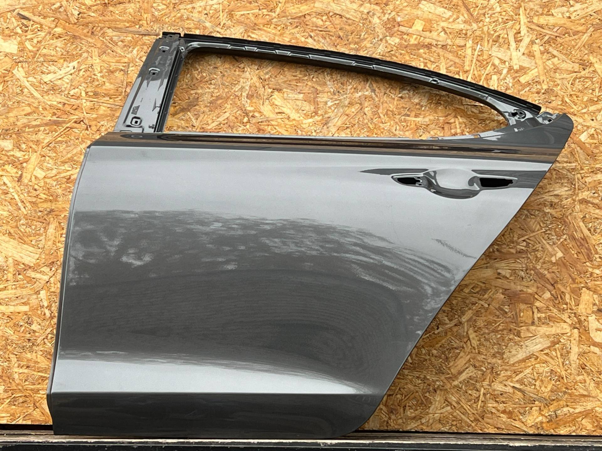 Дверь задняя левая Genesis G70 2019 OEM 77003G9001