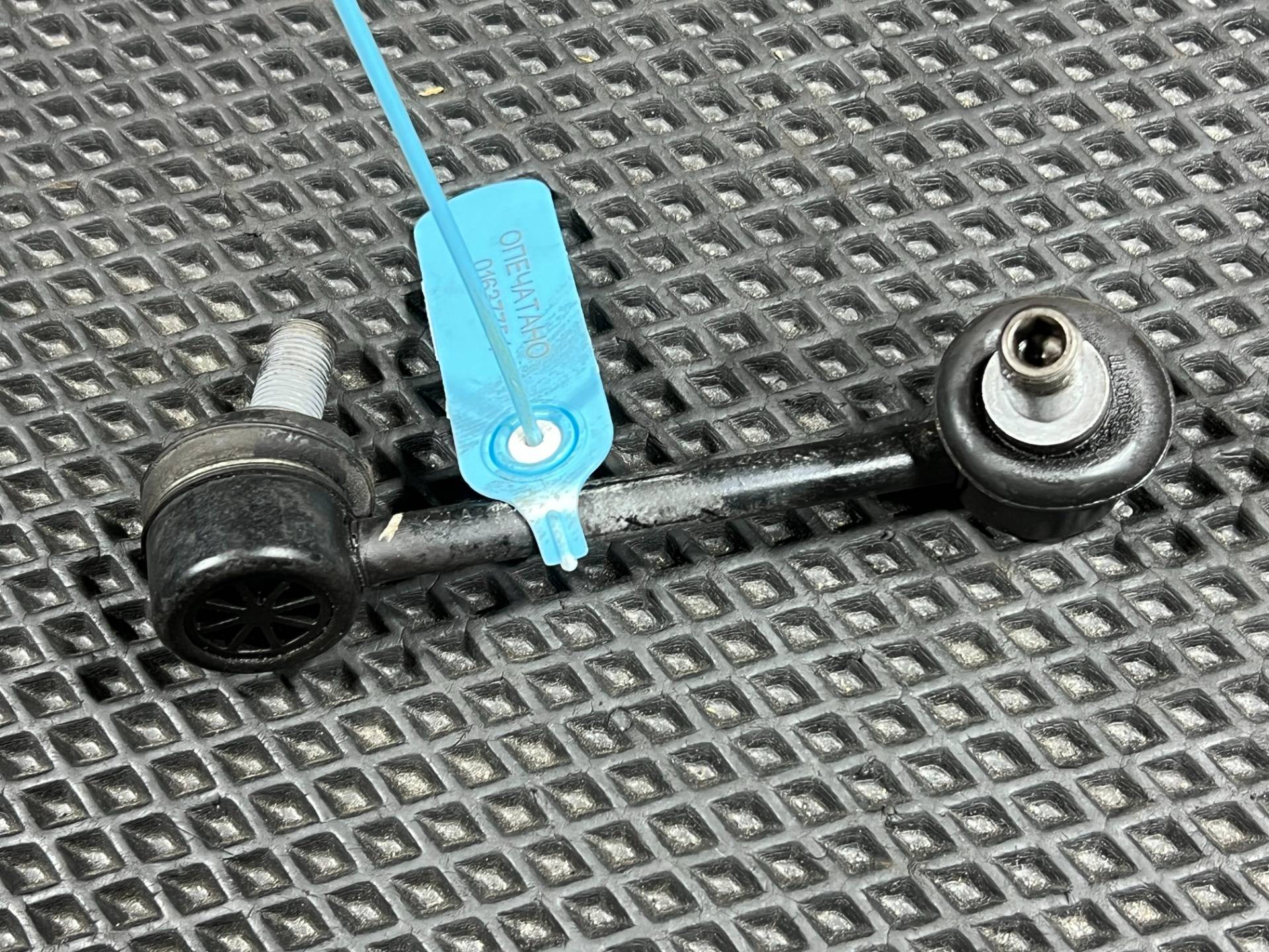 стойка стабилизатора задняя Genesis G70 2019 OEM 55531-J5000