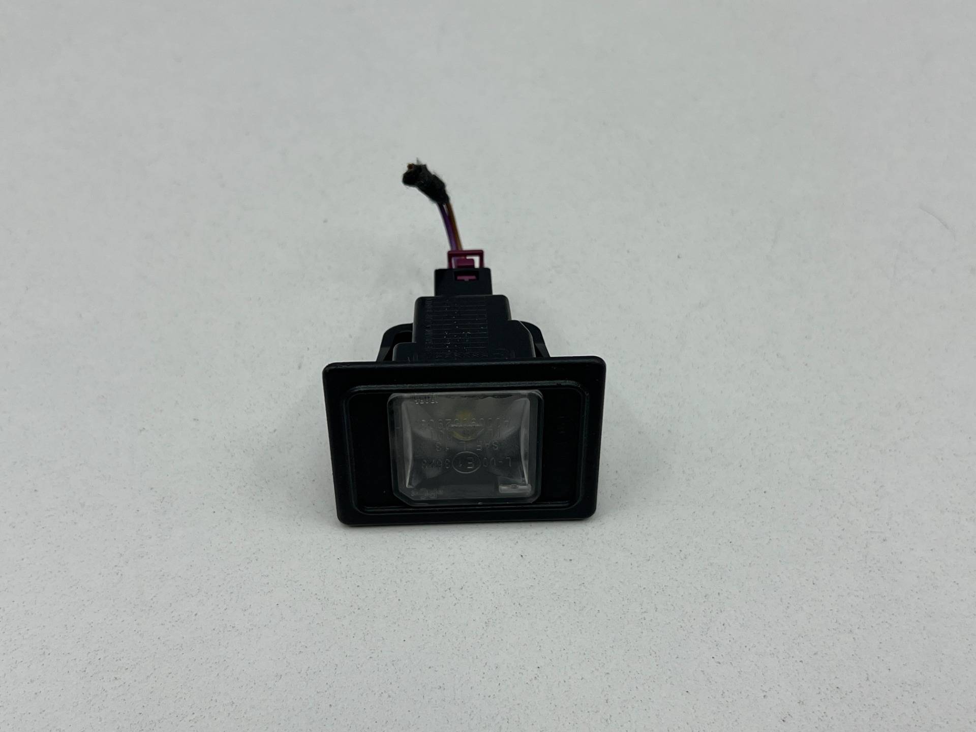 Подсветка номера Mercedes-Benz GLC X253 2015 OEM A0009062903, 0999061504, 172906110, 2049060046
