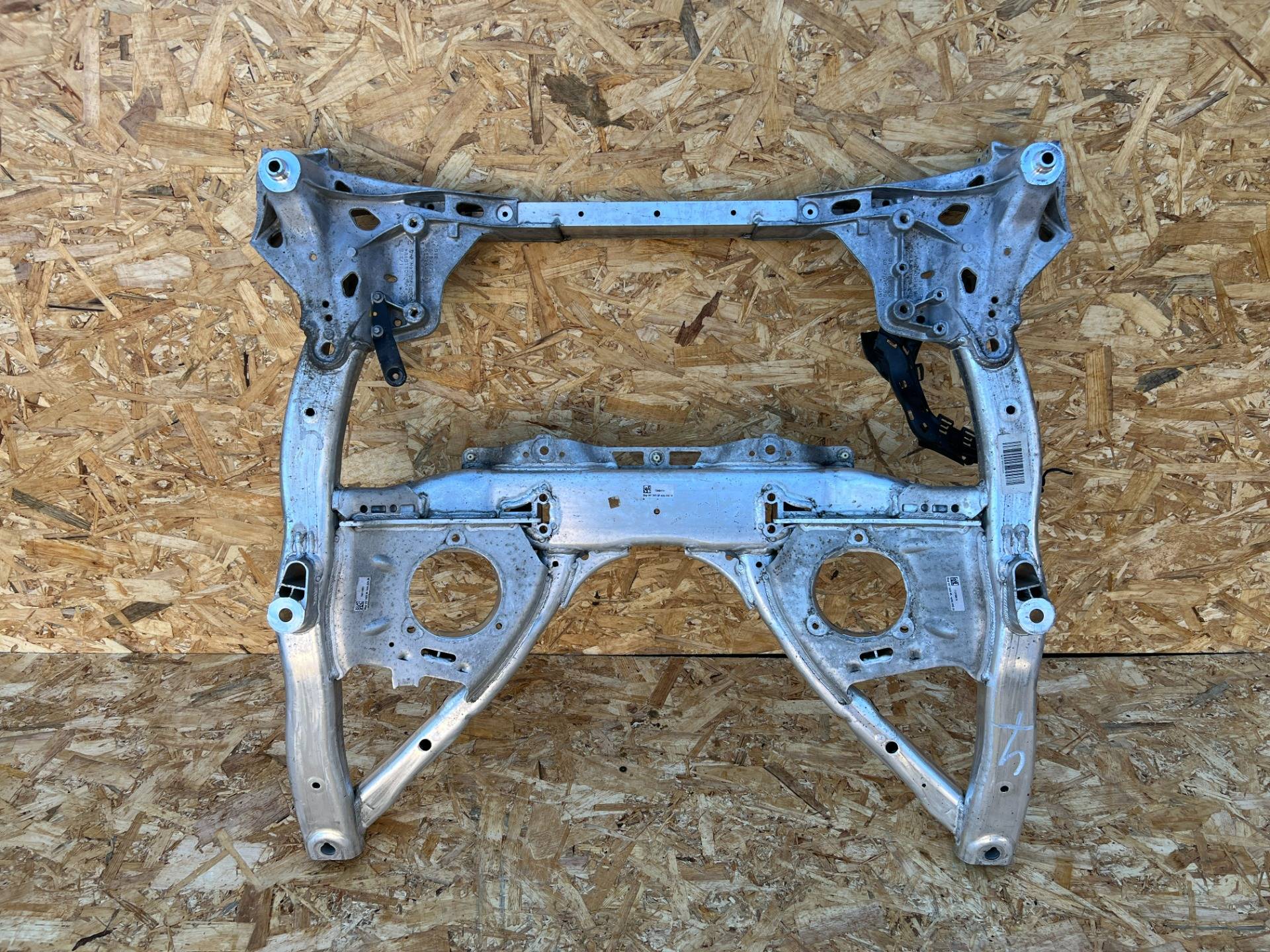 Балка подвески передняя (подрамник) BMW 7 G11/G12 2017 OEM 6861106, 6859494, 710108918, 720094731, 6859493, 31106861106