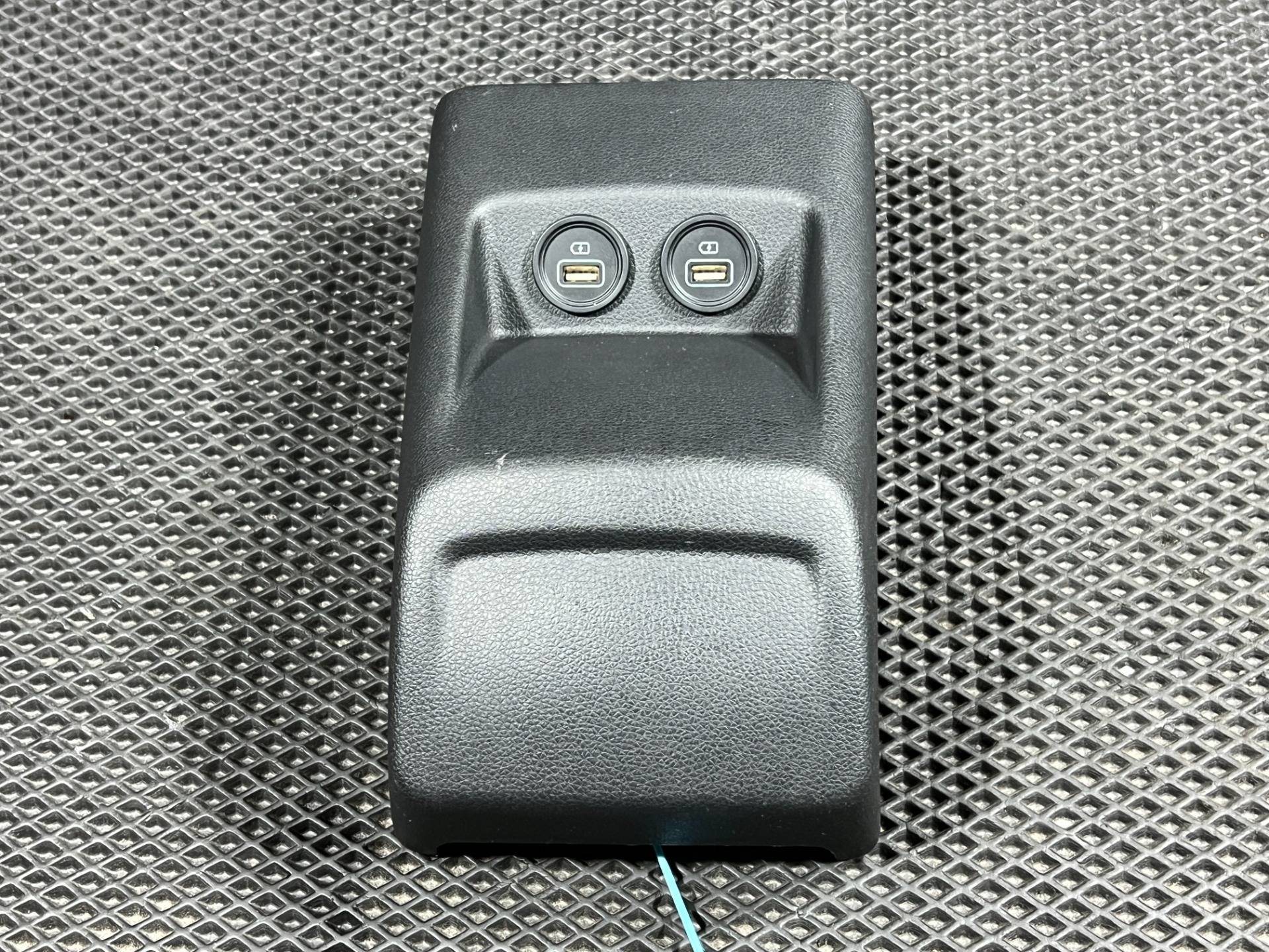 Накладка декоративная центральной консоли Kia K5 3 2022 OEM 84640L3200