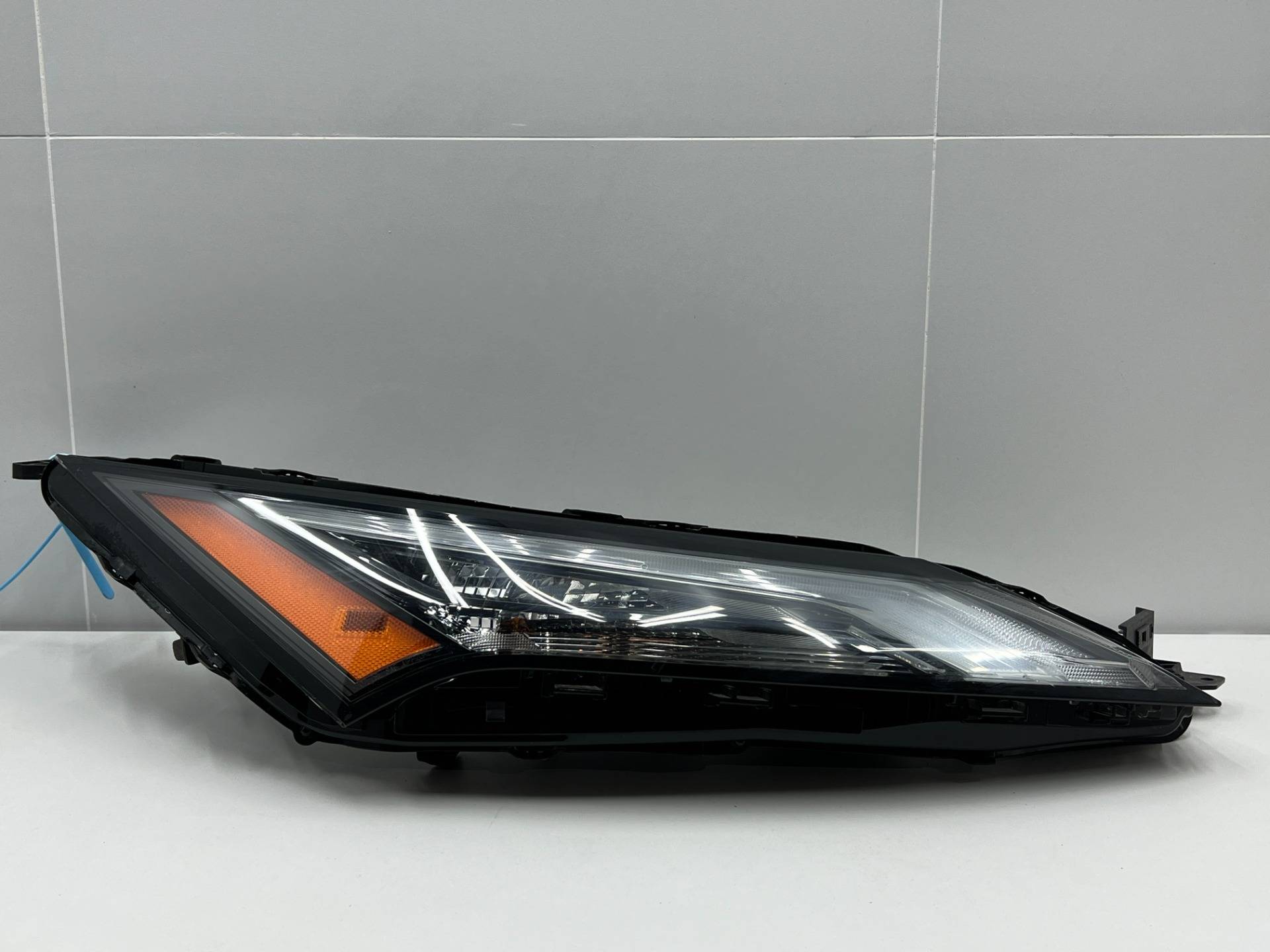 Фара правая Nissan Rogue T33 2023 OEM 26120-6RR0A