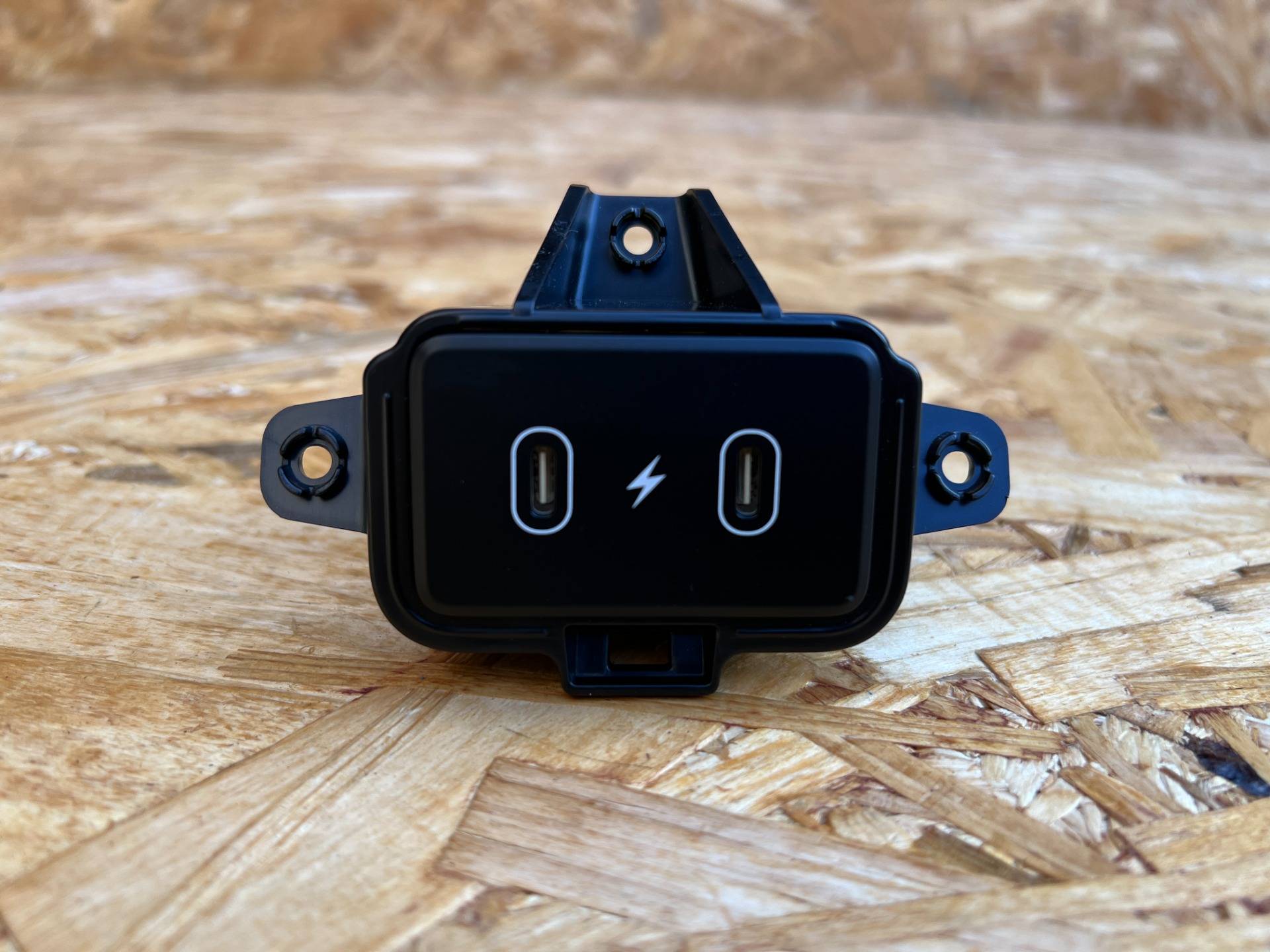 Разъем AUX / USB Kia Seltos рестайлинг 2025 OEM 96125Q5AA0