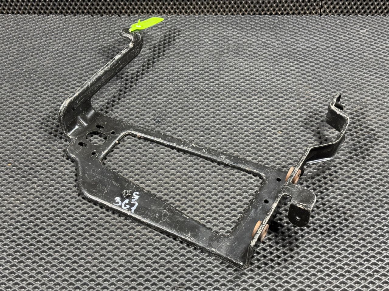 кронштейн радиатора Audi Q7 4M 2017, 3.0 л., бензин, АКПП, внедорожник 5 дв., 4M0121262Q, 4M0121264B, 4M0121262R - фото №1