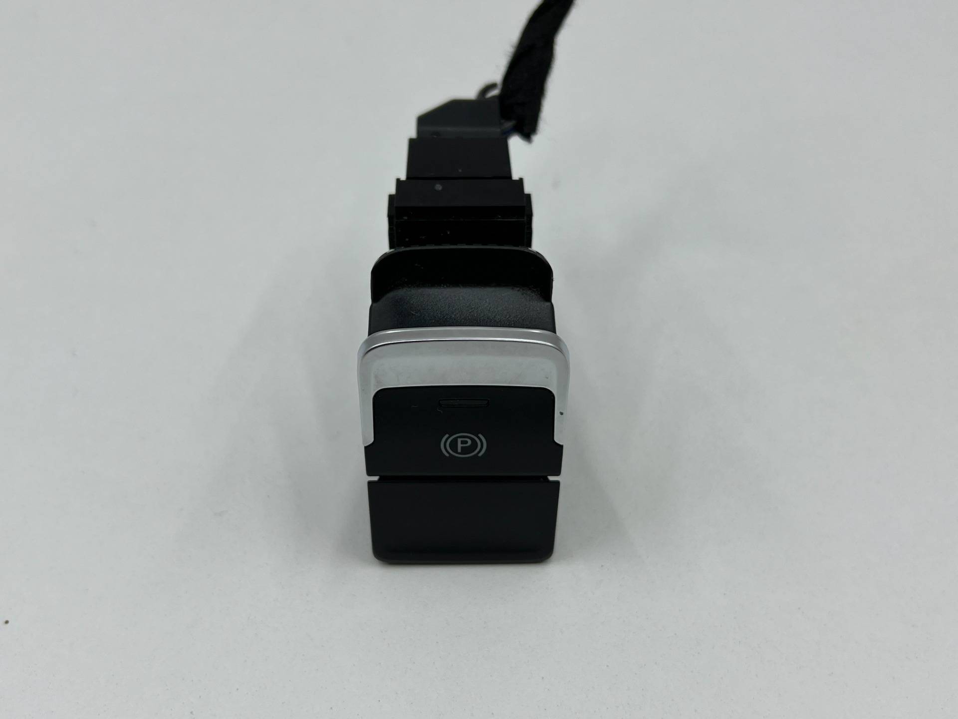 Кнопка ручного тормоза (ручника) Volkswagen Arteon 2019 OEM 3G8927225