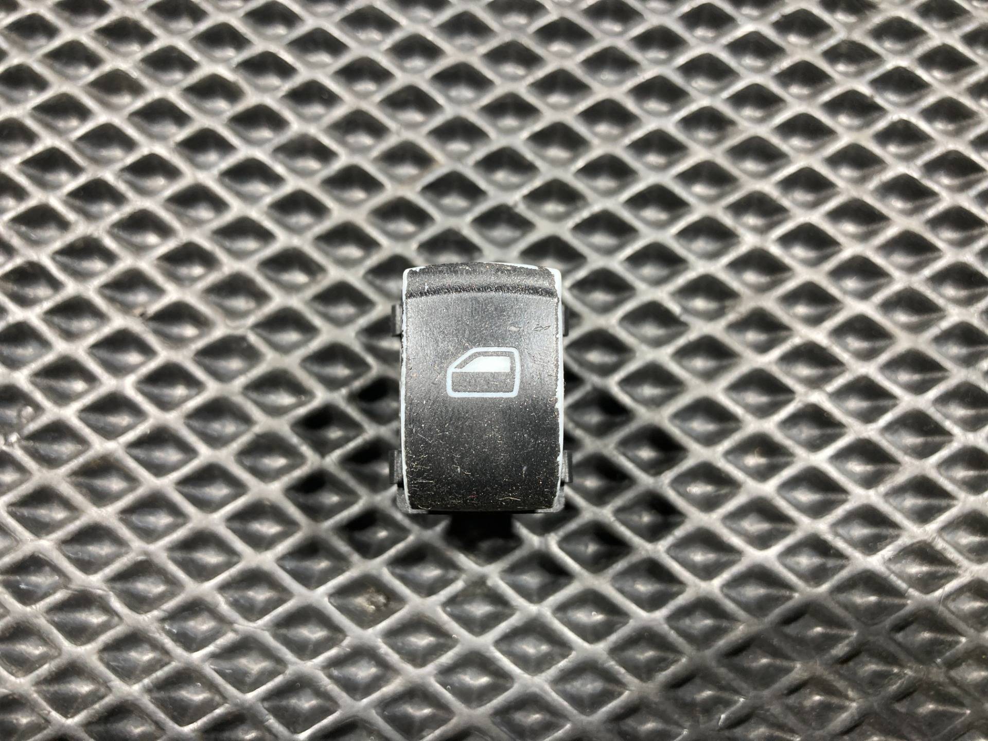 Кнопка стеклоподъемника Audi S8 D3 2007 OEM 4E0959855
