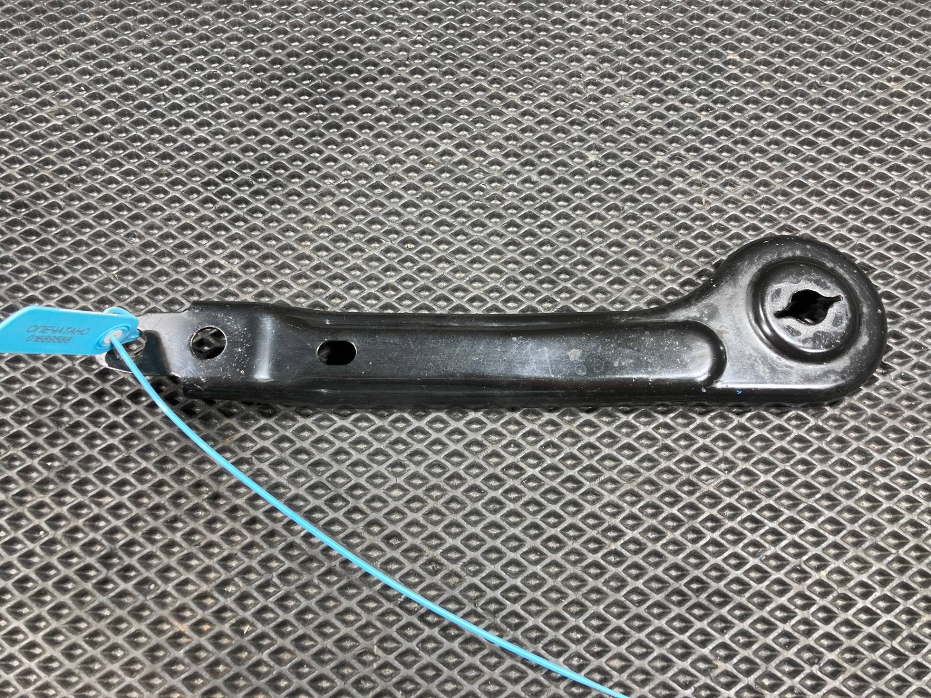 Кронштейн крепления балки подвески Kia K5 3 2020 OEM 55471L1000