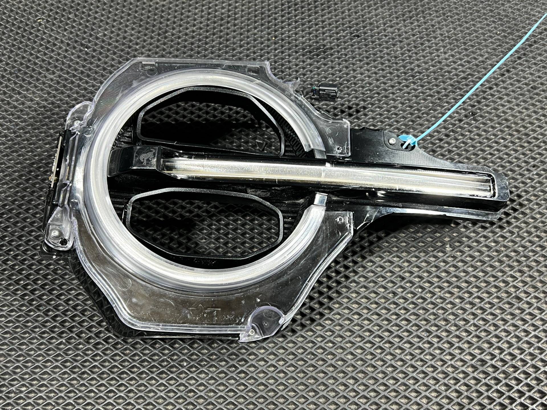 Фара правая Ford Bronco 6 U725 2022 OEM M2DB13E014AK