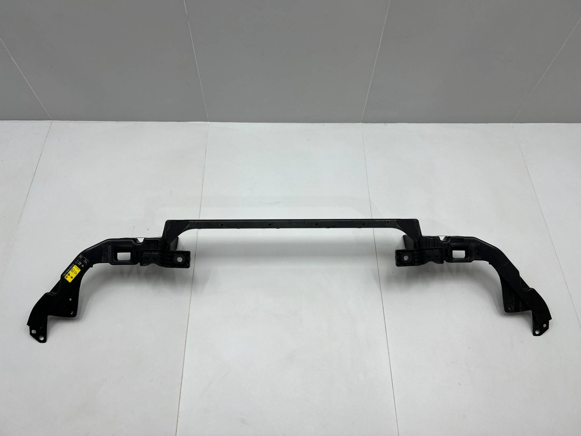 Передняя панель крепления облицовки (телевизор) Jaguar XE X760 2017 OEM GX73297A12BB