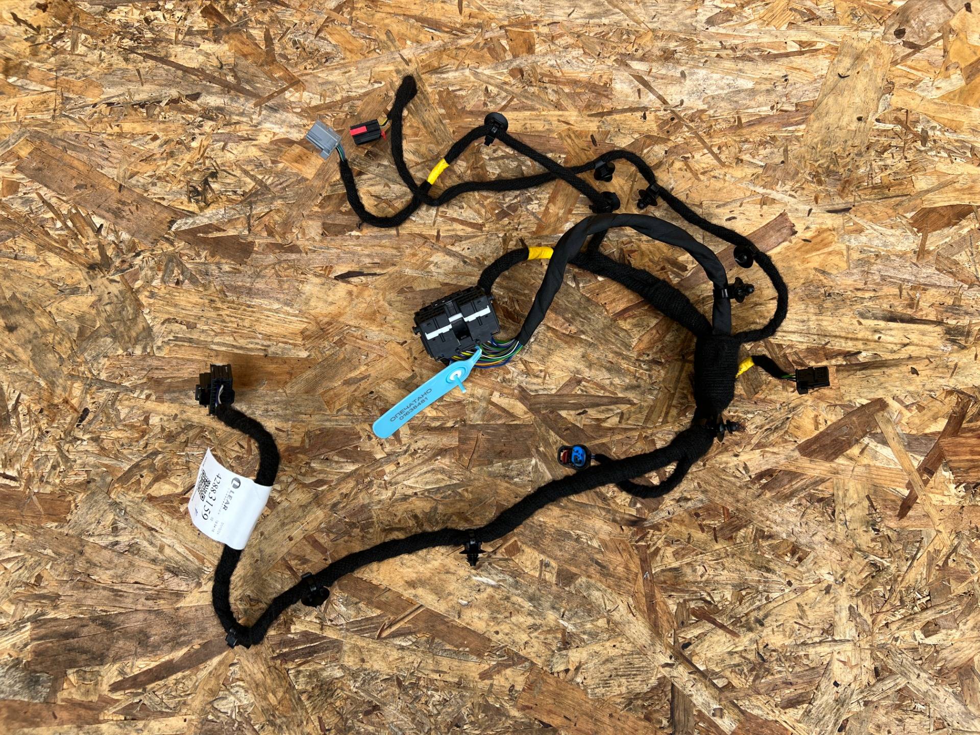 Проводка двери Buick Encore GX рестайлинг 2024 OEM 42883159