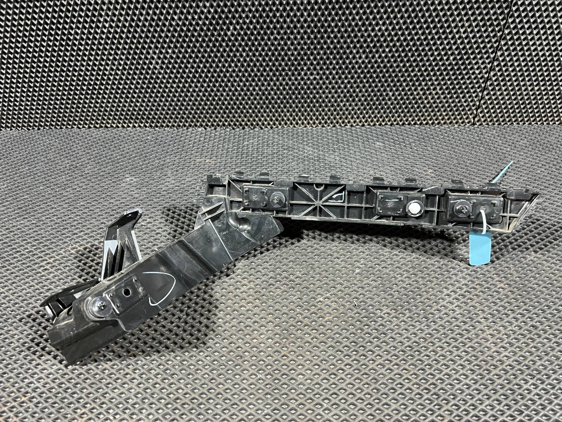 кронштейн крепления бампера заднего Ford Mustang Mach-E 2023 OEM LJ8B17E851AE