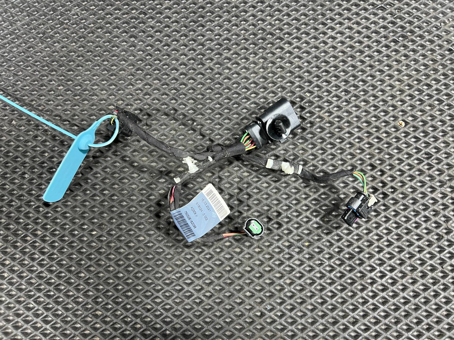 проводка топливного насоса Volkswagen Jetta 7 2023 OEM 17A971727