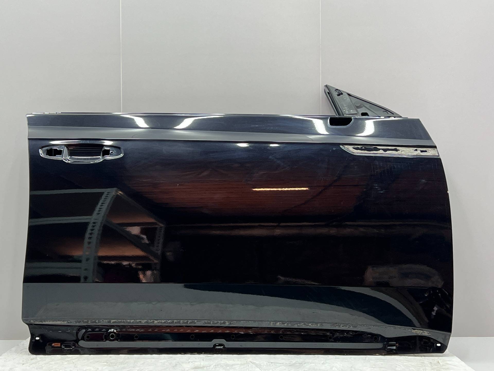 Дверь передняя правая Volkswagen Arteon 2019 OEM 3G8831312G, 3G8831056AK