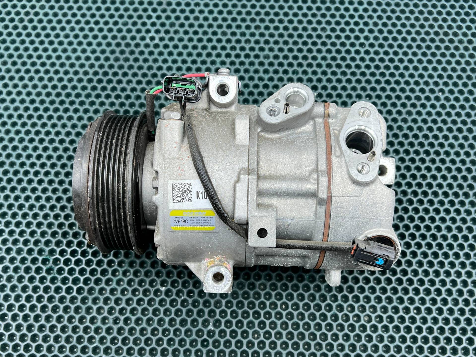 Компрессор кондиционера Kia Carnival 4 2022 OEM 97701R0100