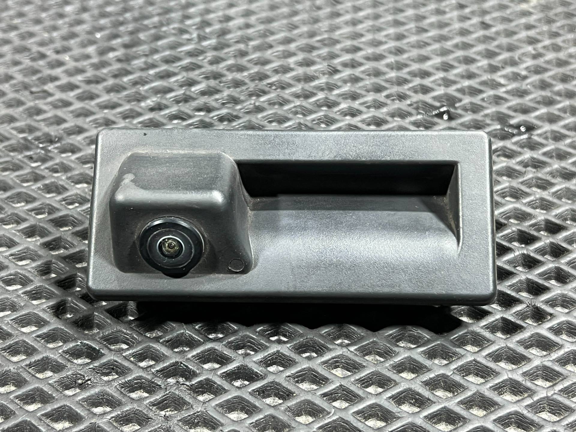 Камера заднего вида Audi RS4 B9 рестайлинг 2021 OEM 565827566
