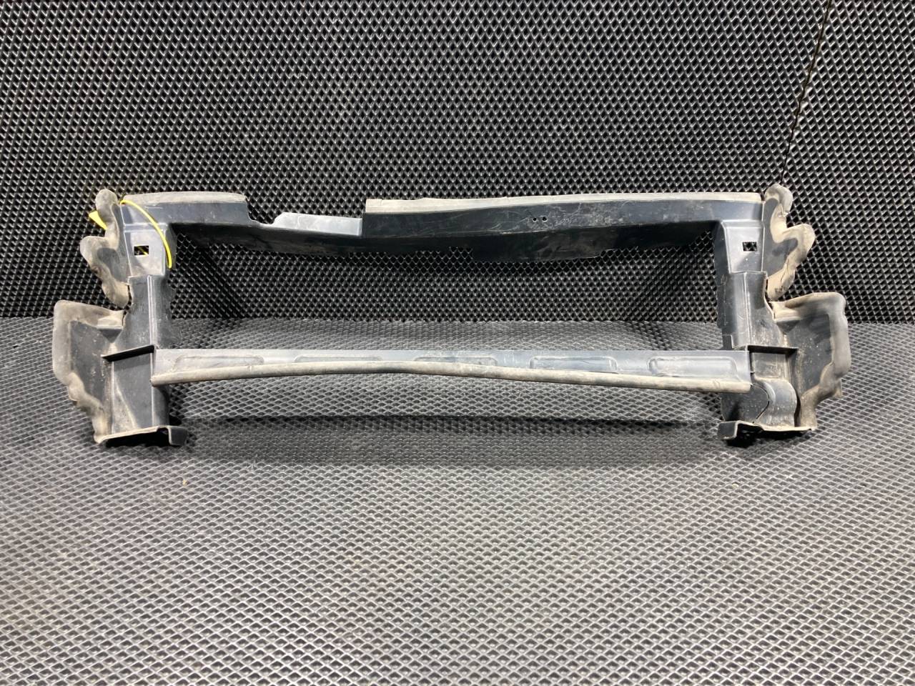 воздуховод (дефлектор) радиатора Land Rover Range Rover Evoque L538 2014, 2.0 л., 204PT, бензин, АКПП, внедорожник 5 дв., EJ328327AB, LR048041, LR027022, BJ328327AE - фото №1