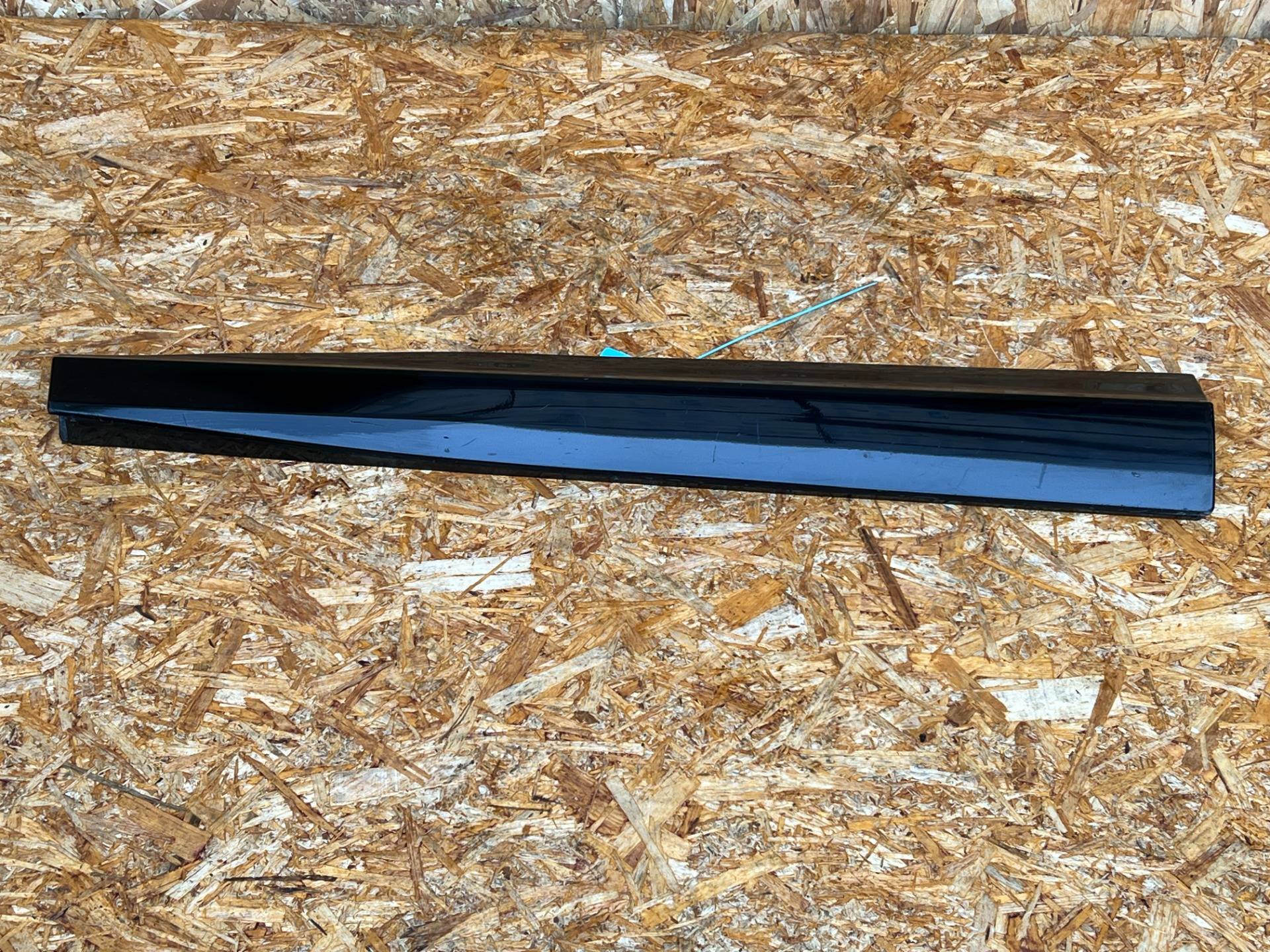 Молдинг двери передней левой Ford Mustang Mach-E 2023 OEM LJ8Z5820879DA