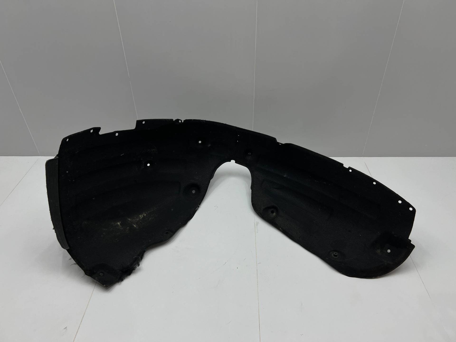 Защита арок передняя левая (подкрылок) Kia Carnival 4 2022 OEM 86811-R0000