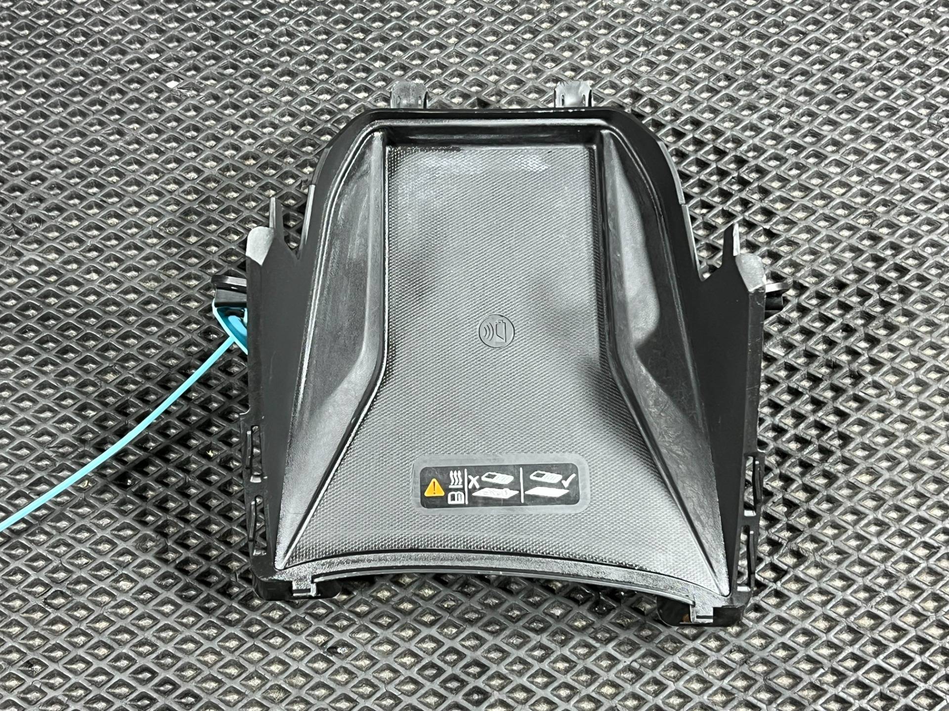Беспроводное зарядное устройство Buick Envista 2024 OEM 42748260, 42828092
