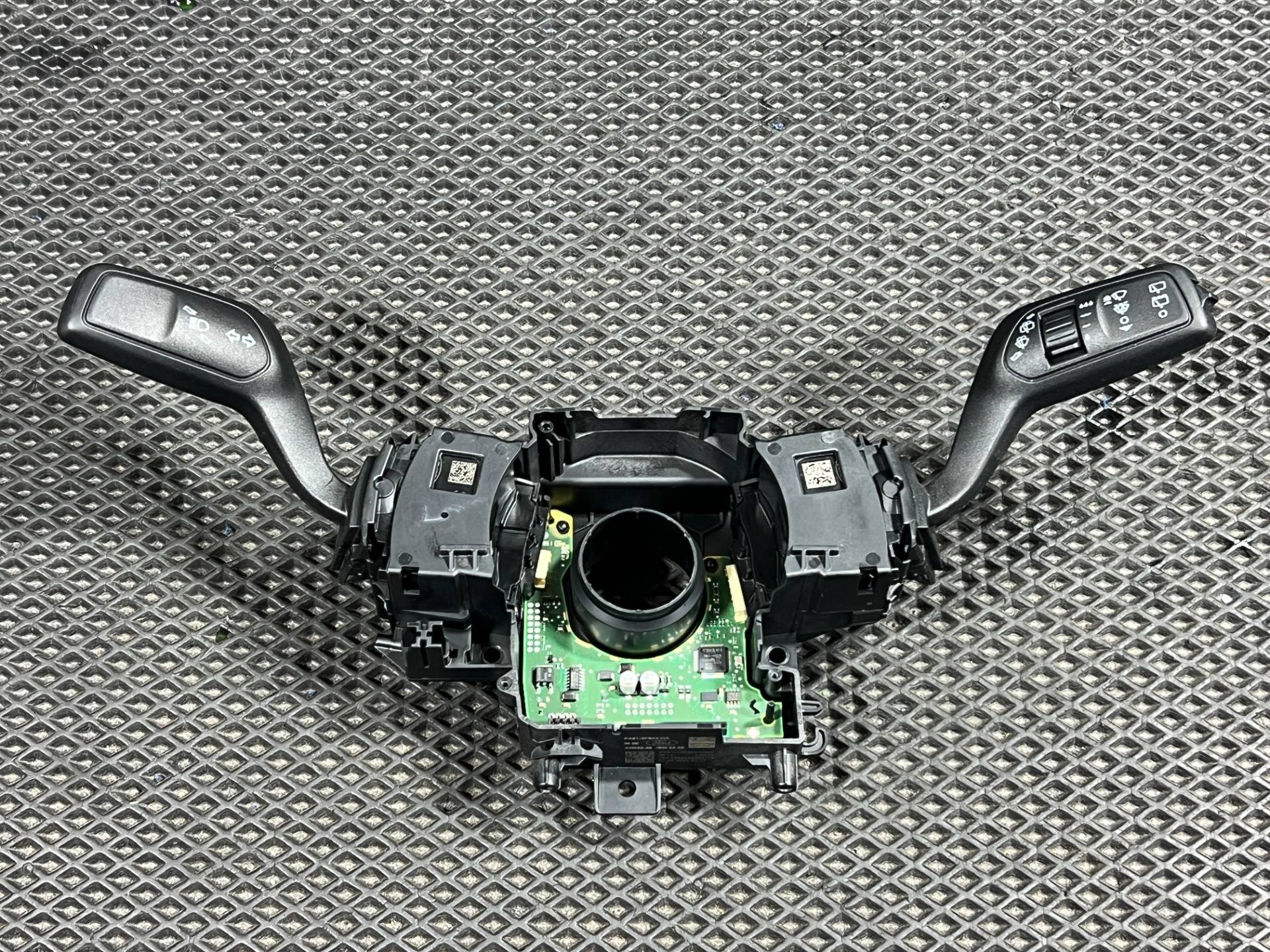 Переключатель подрулевой (стрекоза) Ford Mustang Mach-E 2023 OEM PZ8T3F944HA, PZ8T14B522HAW
