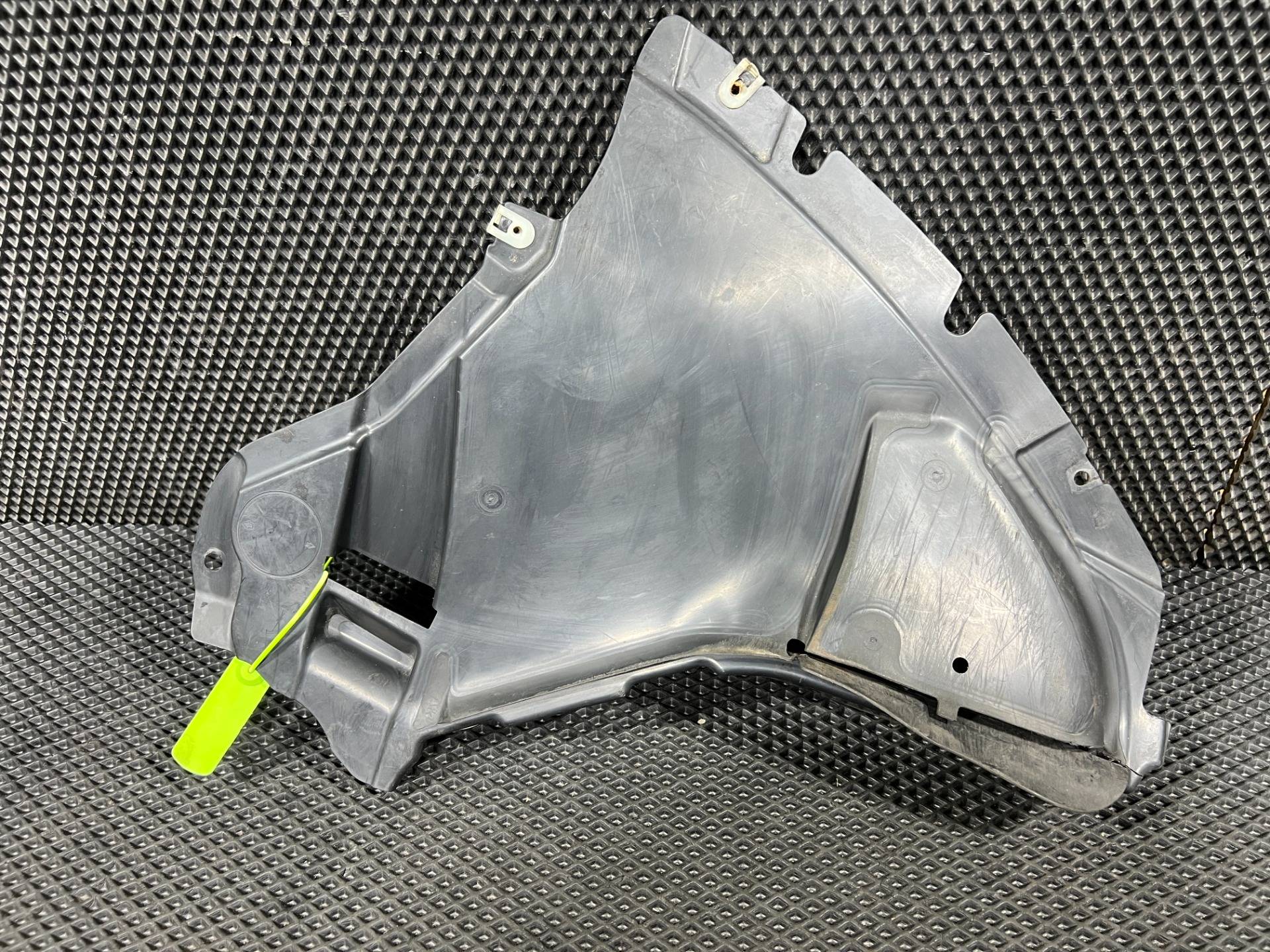 защита бампера переднего левая BMW 7 G11/G12 2017 OEM 51758060023
