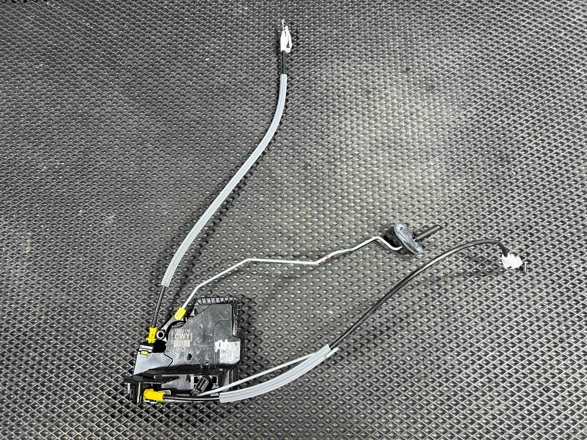 замок двери передней левой Buick Encore GX рестайлинг 2024 OEM 13553130, 13560703, 13535174