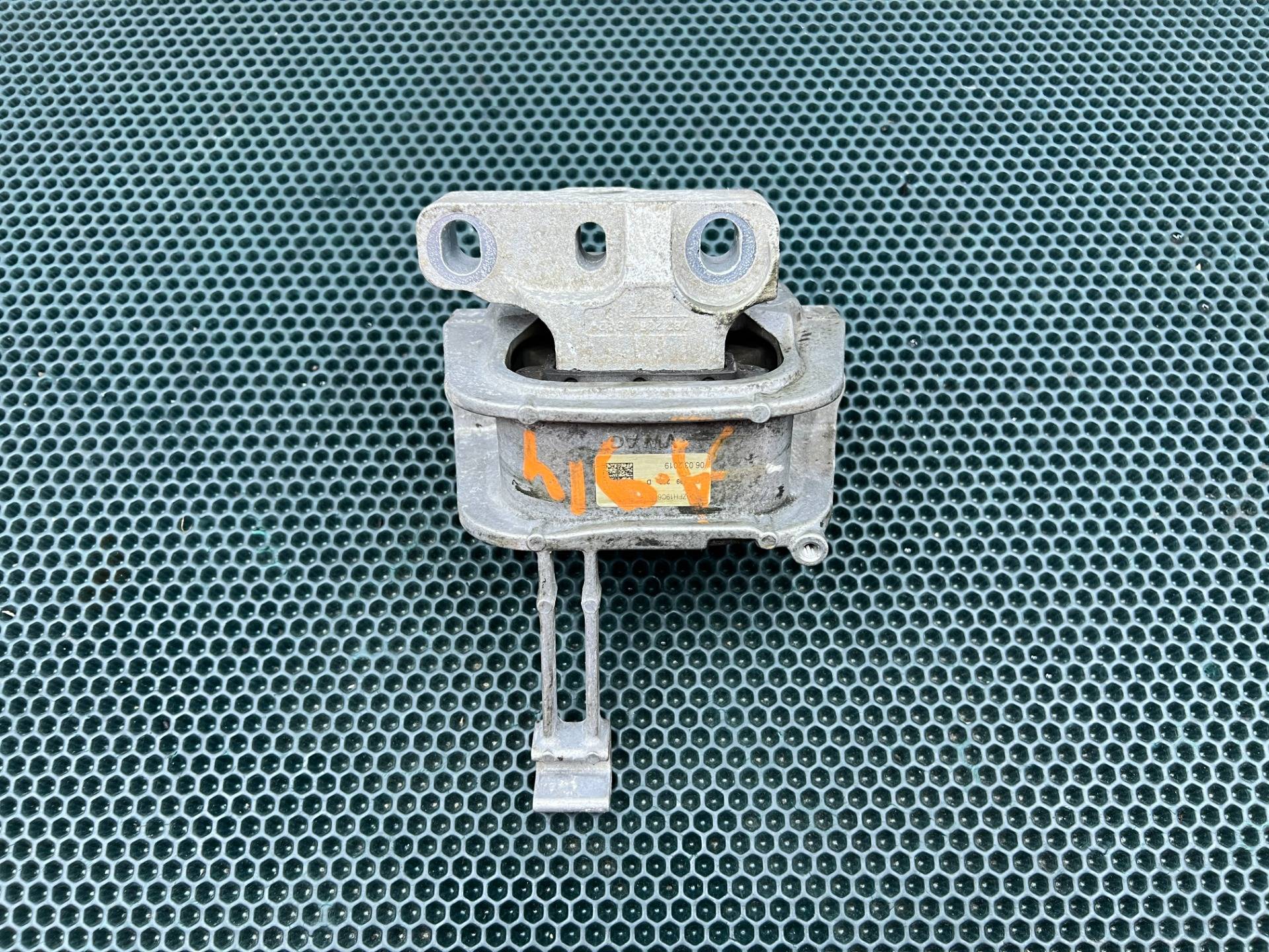 Подушка крепления двигателя Audi Q3 F3 2019 OEM 5WA199262P