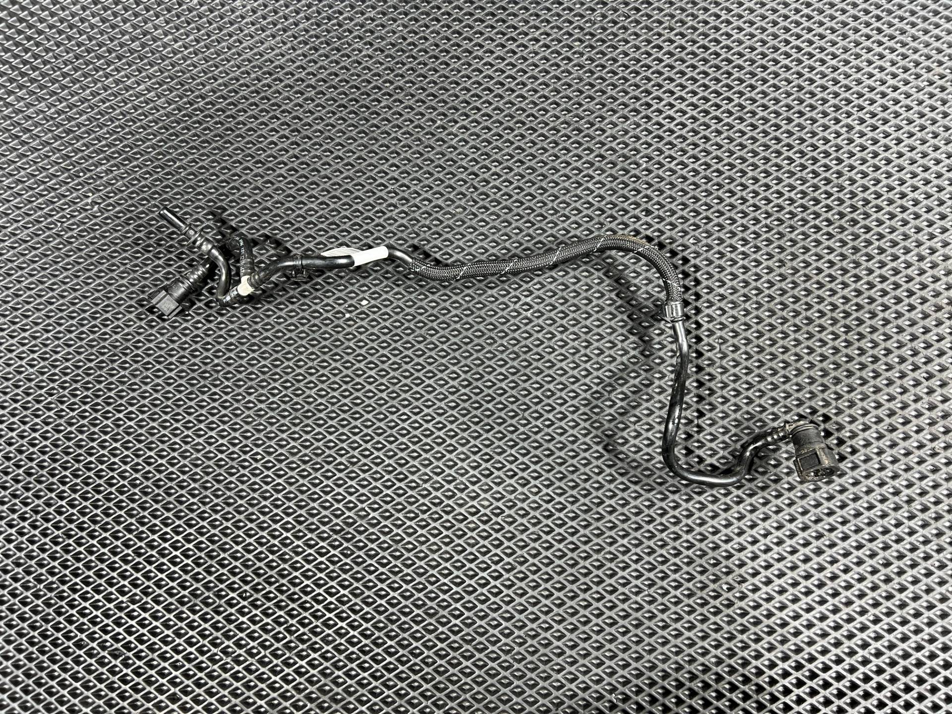 Трубка вакуумная Land Rover Range Rover Velar 2019 OEM H4P39S468BE, LR090858, JDE39040