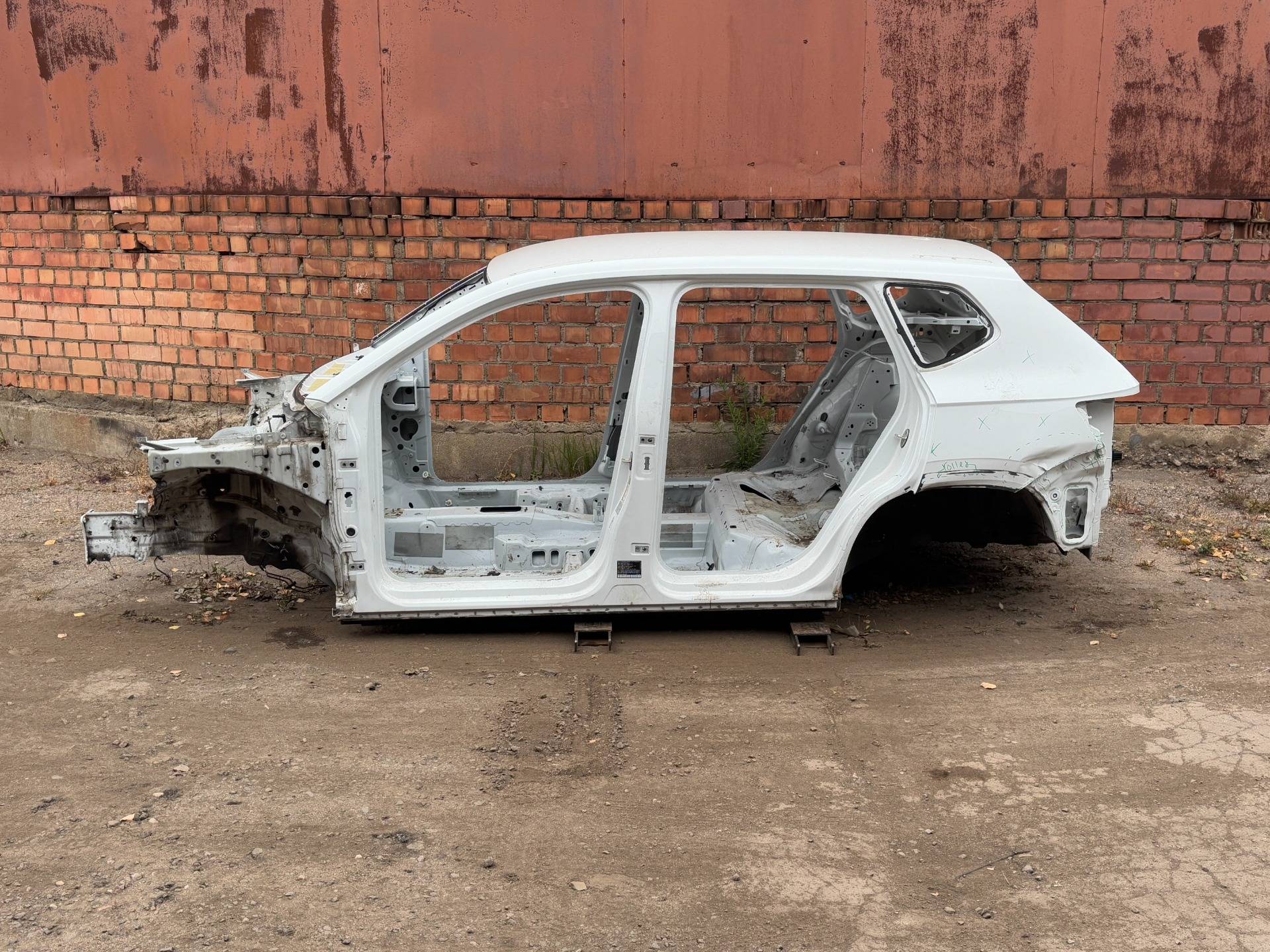 Стойка кузовная центральная левая Volkswagen Taos 1 поколение 2021
